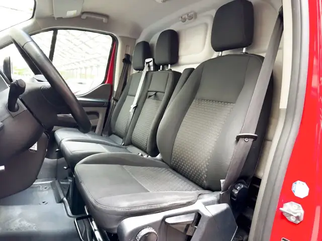 Ford Transit Custom view 15