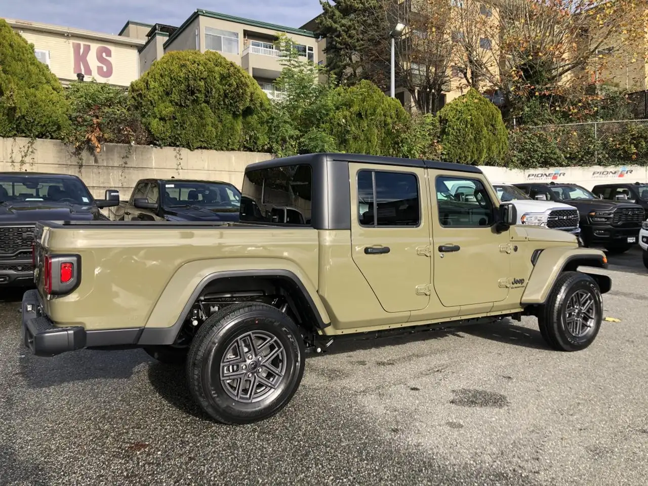 Jeep Gladiator снимка Jeep Gladiator
