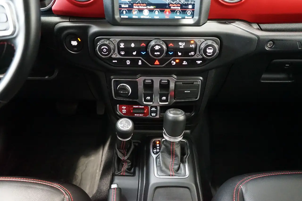 Jeep Wrangler Rubicon 3.6L V6 Trail Rated Kamera+AHK 13