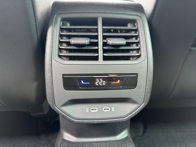 SEAT Leon ST 2.0 TDI DSG FR NAV+LED+VCOCK+SHZ+PARKASS — photo 14