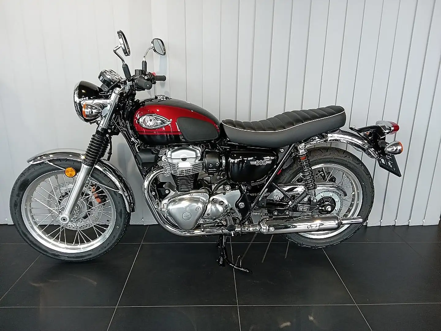 Kawasaki W800 Rot - 2