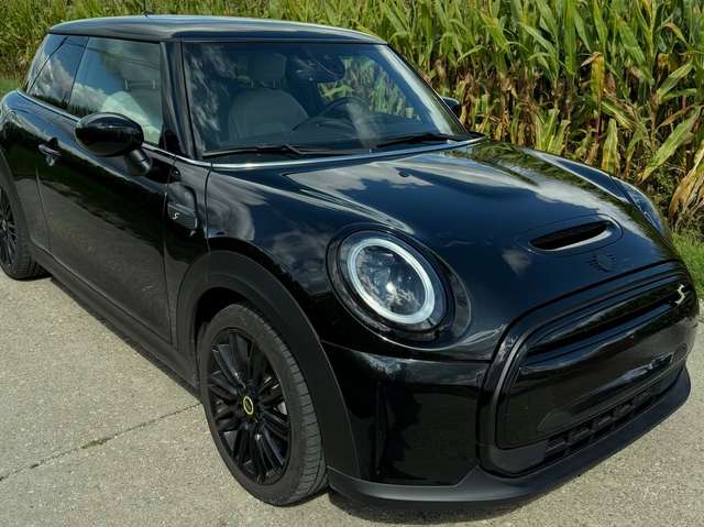 Imagine MINI Cooper SE Mini Cooper SE Yours Trim top gepflegt