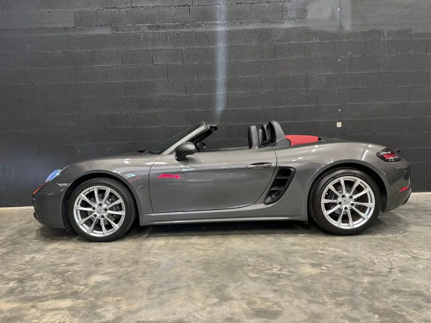 Porsche 718 Boxster 2.0 300 ch Gris - 2