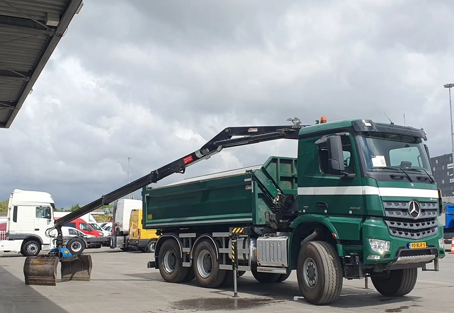 Mercedes-Benz Actros Arocs 3342 Grün - 1