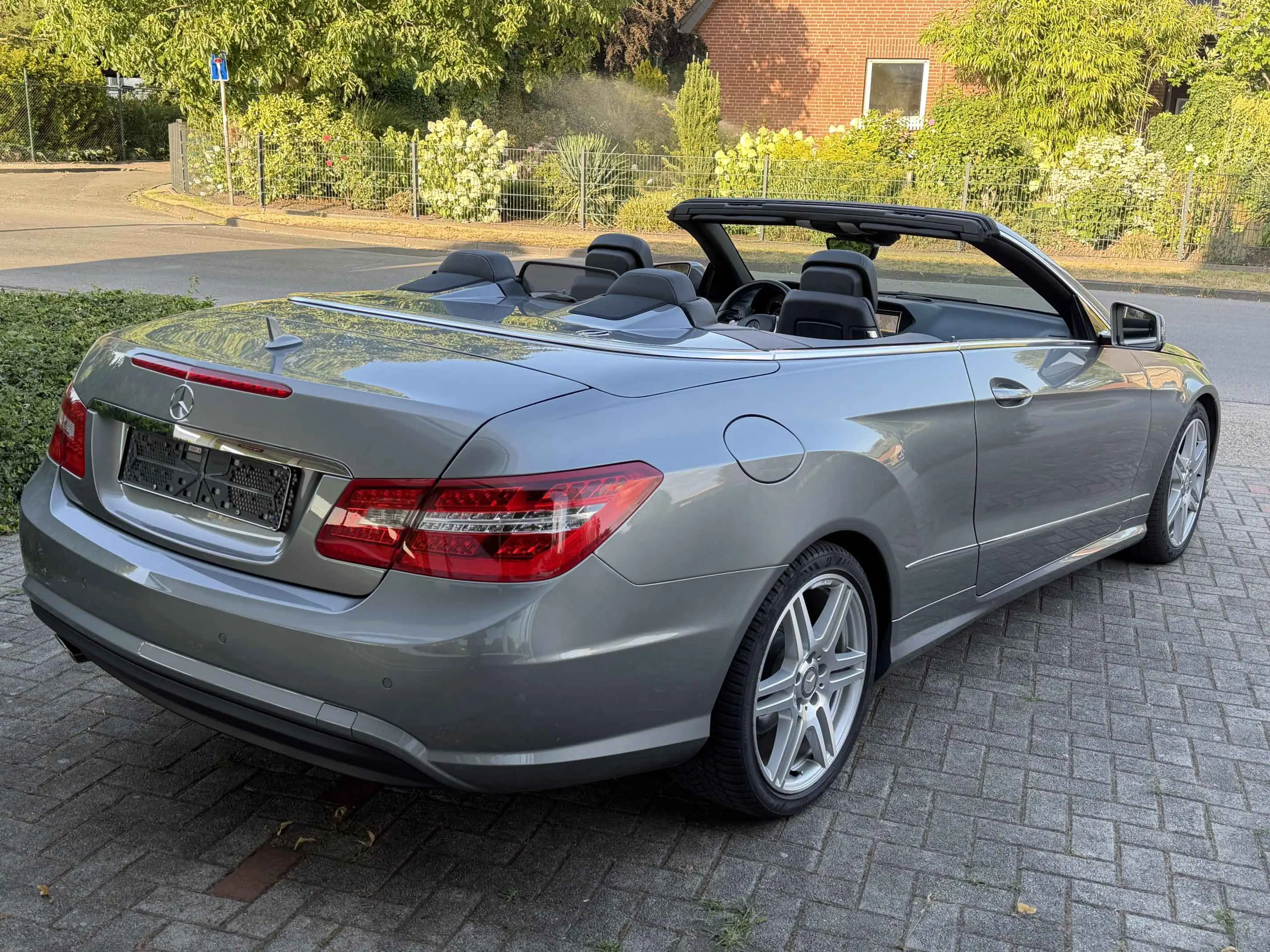 Mercedes-Benz E 250 E 250 CGI AMG Line  BlueEfficiency (207.447) — photo 3