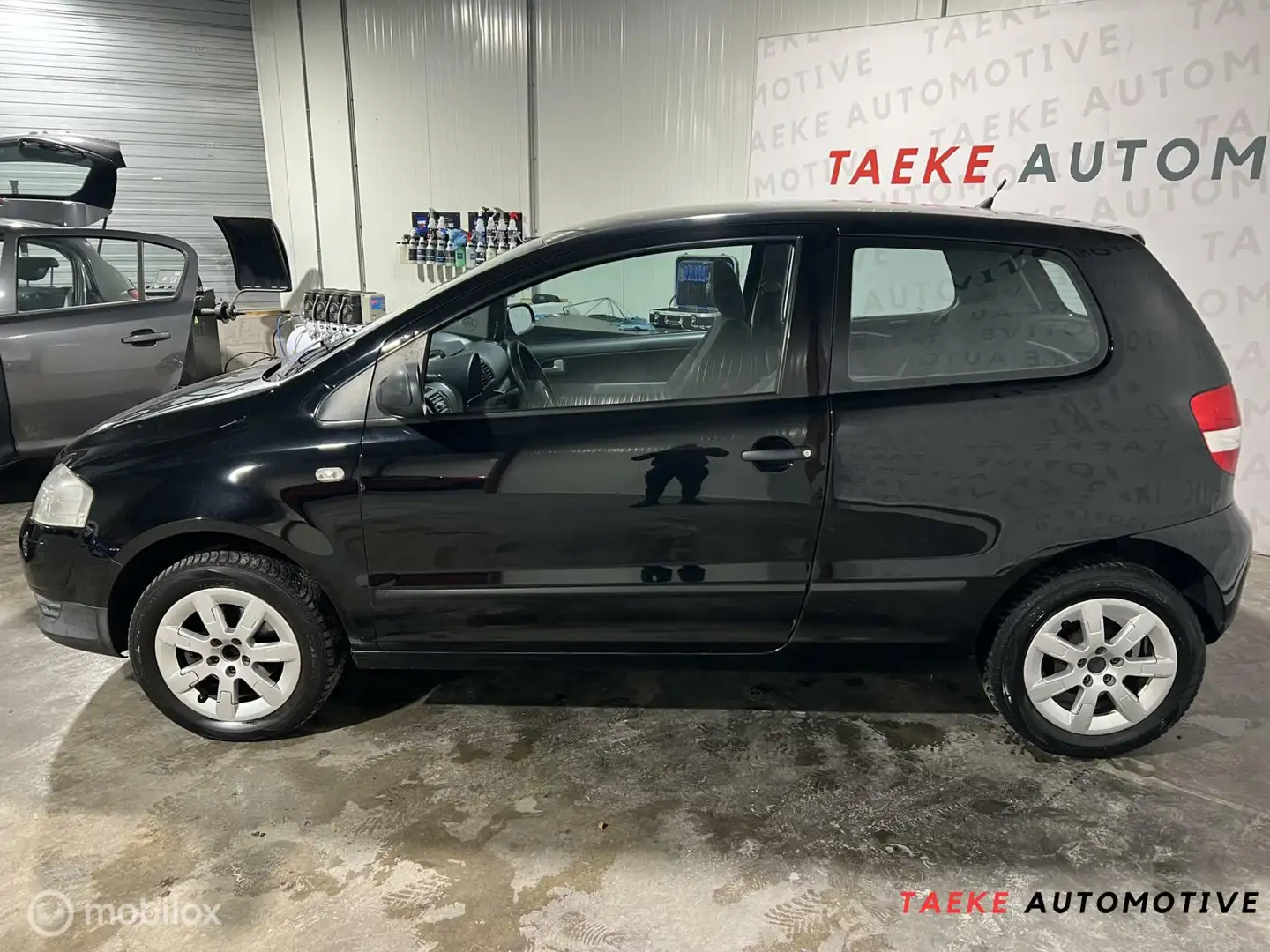 Volkswagen Fox 1.2 Trendline Zwart - 2