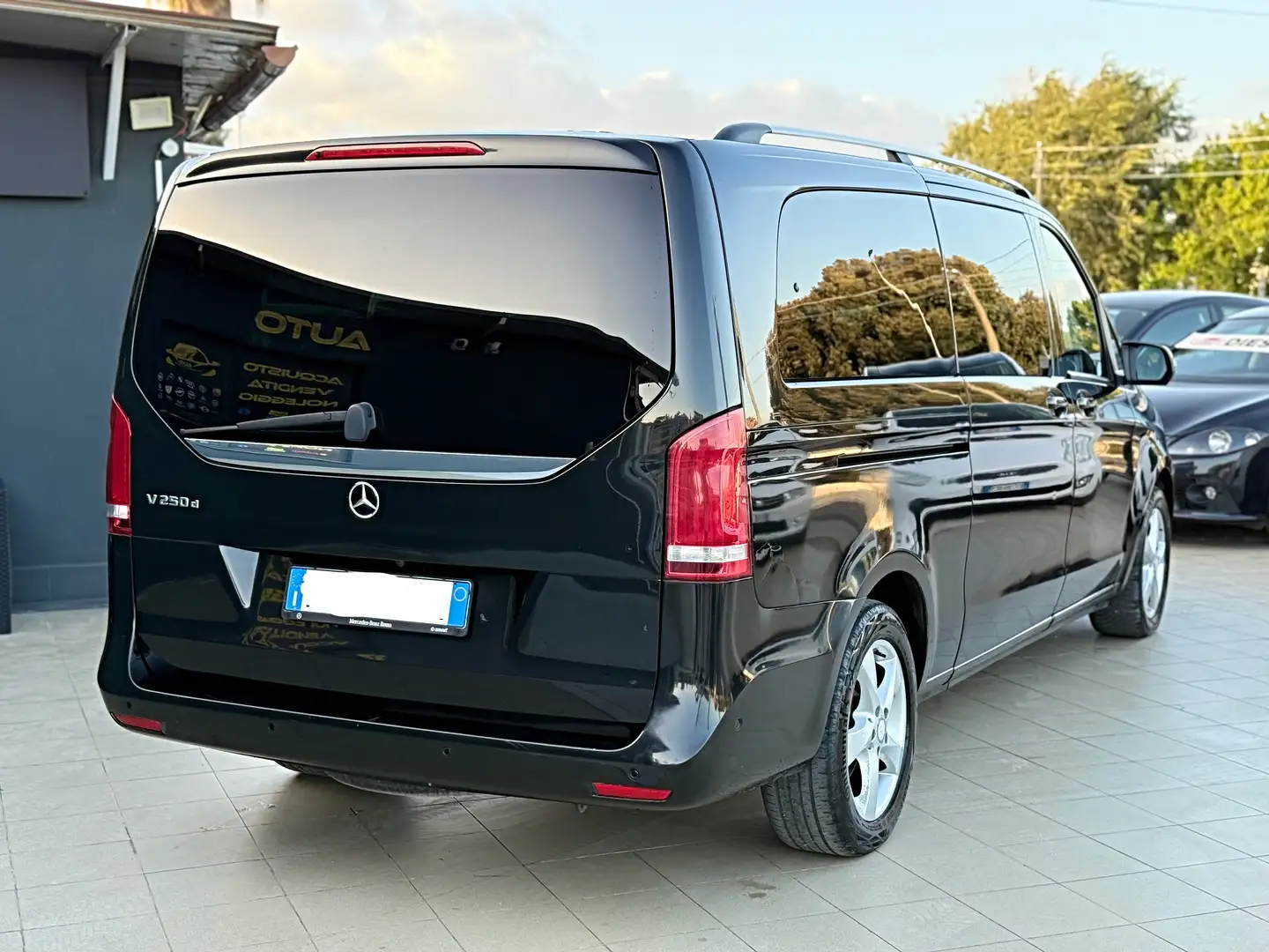 Mercedes-Benz V 250 Premium Extralong Garanzia 24 Mesi - 2