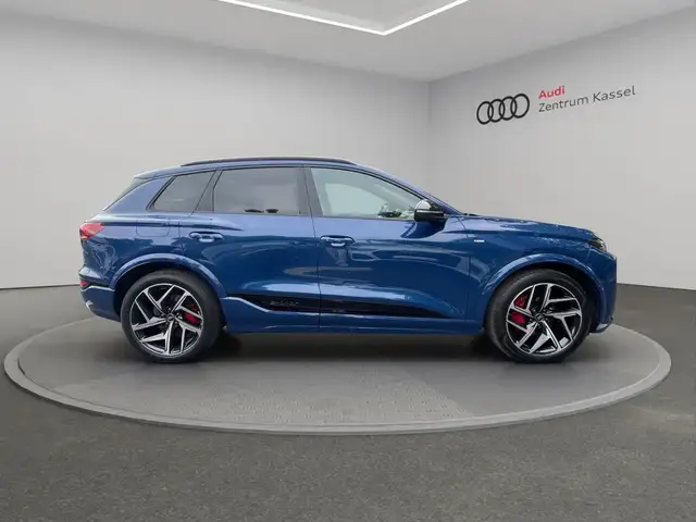 Audi Q6 e-tron view 8