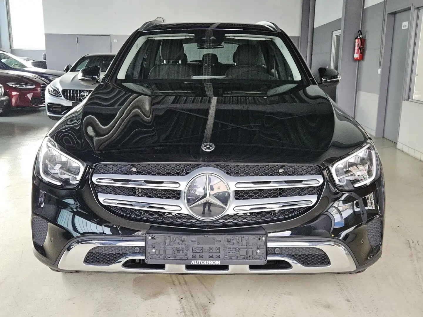 Mercedes-Benz GLC 220 d 4Matic Offroad-Styling+AHK+Panorama Zwart - 2