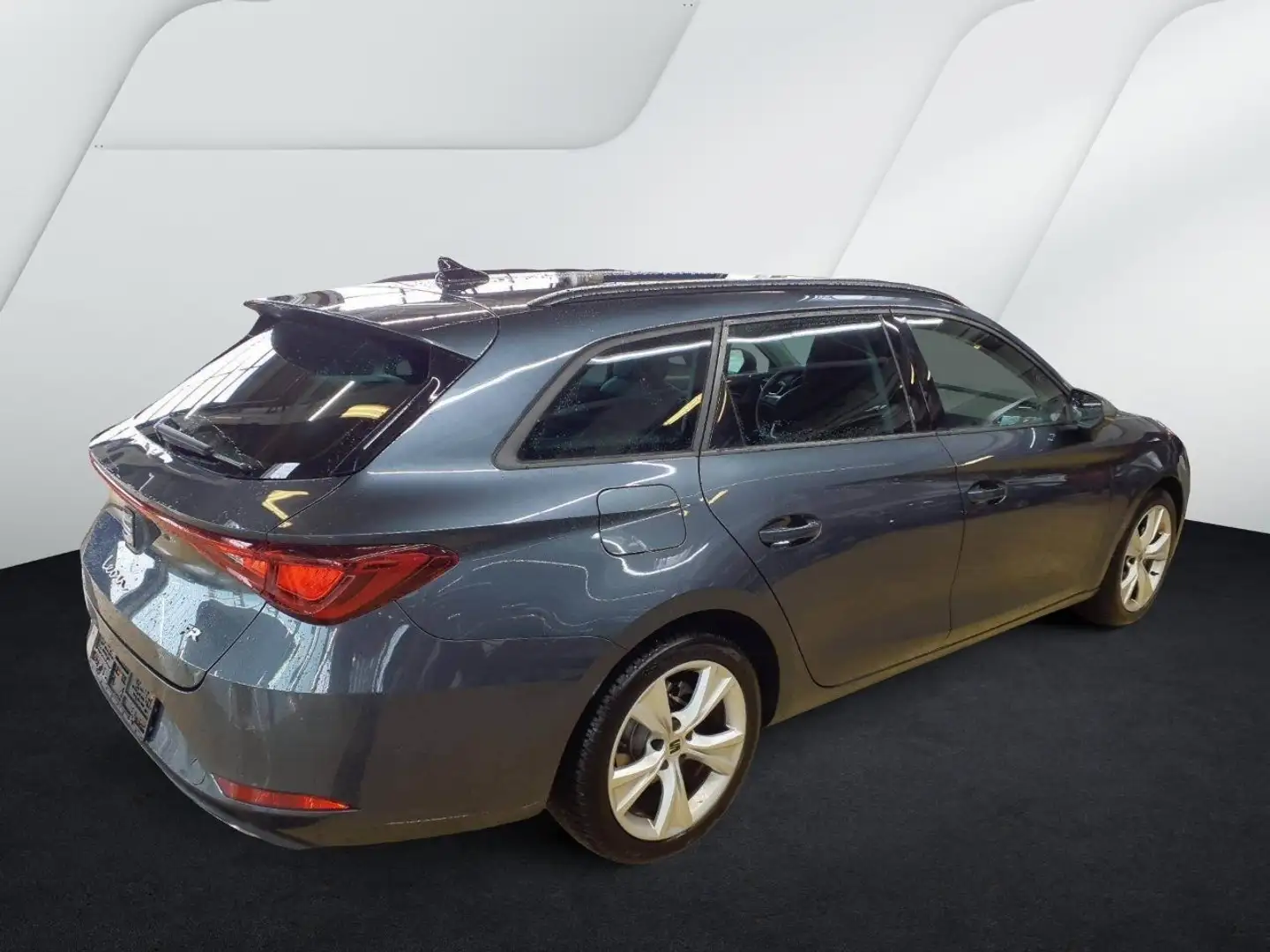 SEAT Leon Sportstourer FR 1.5 eTSI DSG MATRIX+GJR+NAVI Grau - 2