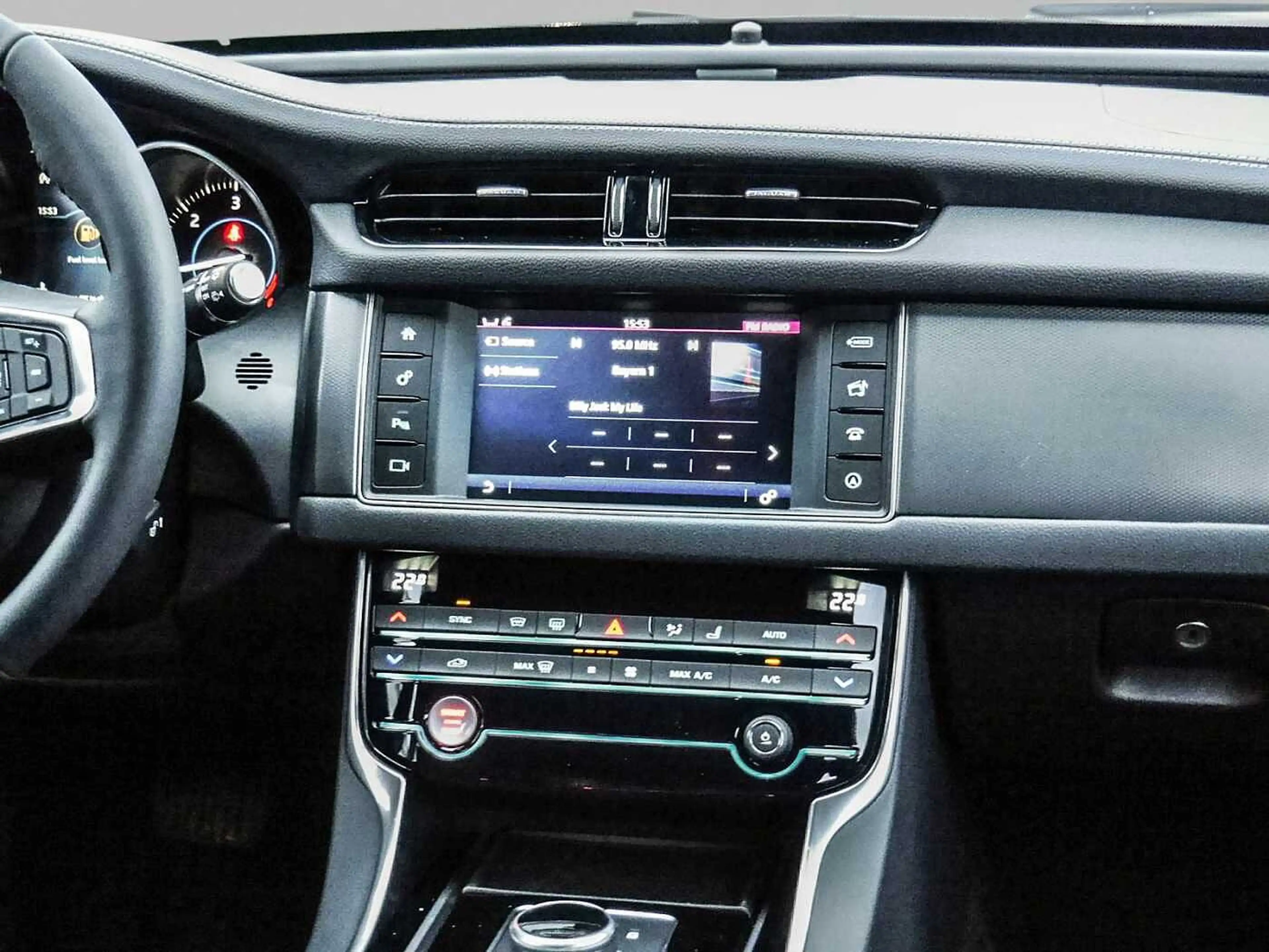 Jaguar XF 25d AWD Sportbrake Aut. R-Sport — photo 10