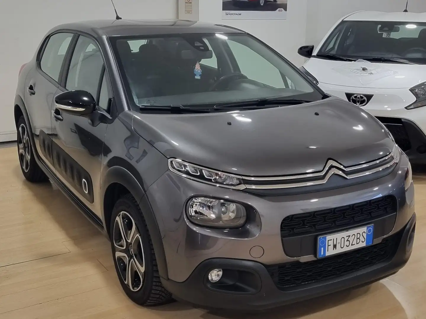 Citroen C3 C3 III 2017 1.2 puretech UpTown s Gris - 2
