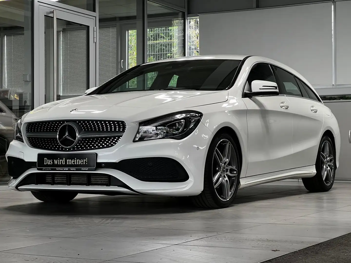 Mercedes-Benz CLA 200 SB AMG Line LED+NAVI+PDC+KLIMA+SHZ+EURO6 Weiß - 1