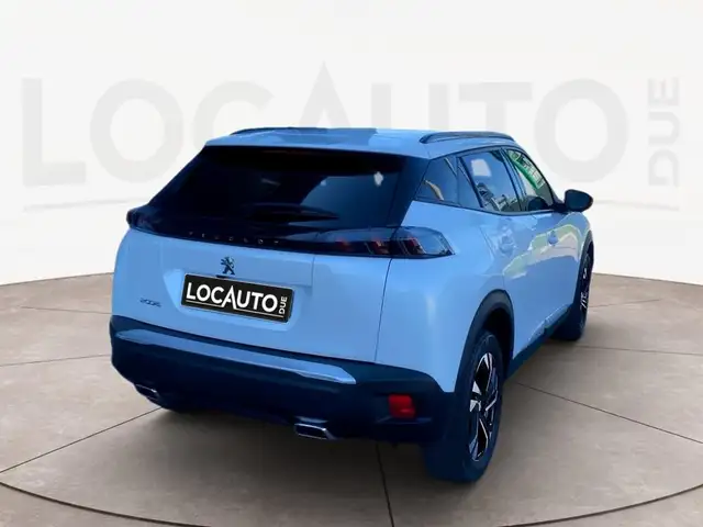 Peugeot 2008 view 4