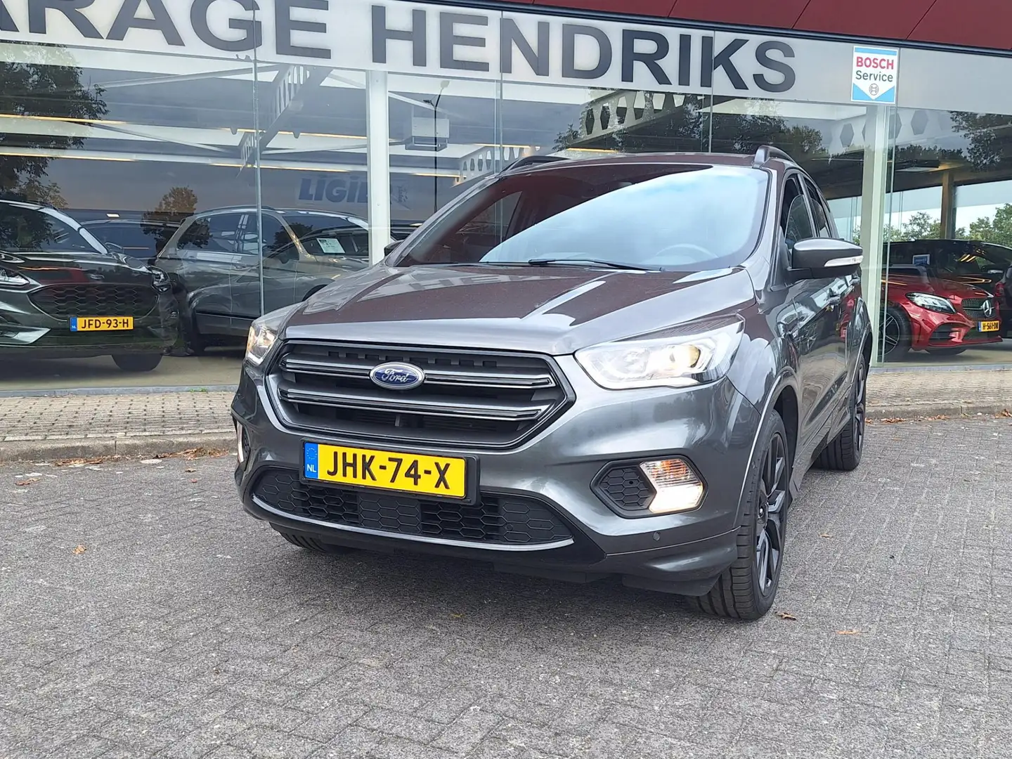 Ford Kuga 1.5 150pk ST Line | Navi | Climate | Quick De-Fros Grijs - 2