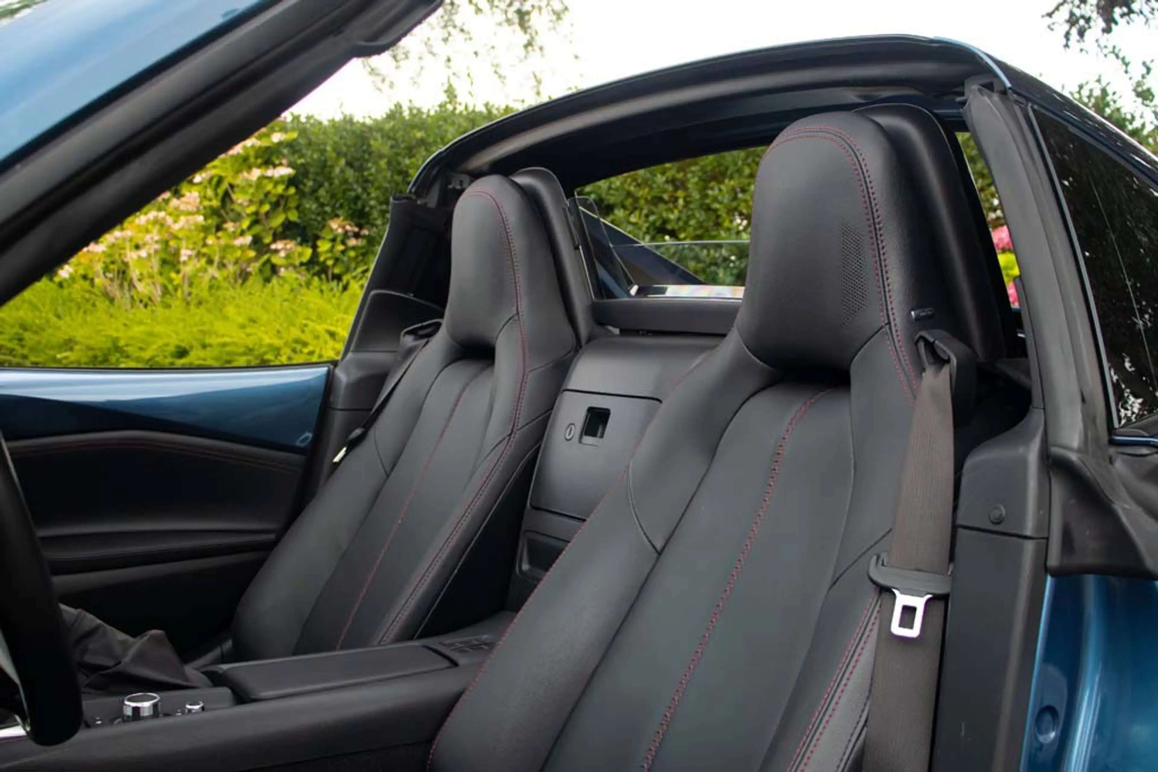 Mazda MX-5 RF NDRF 2.0l SkyActiv-G 160 GT-M Eternal Blue Mica — photo 6