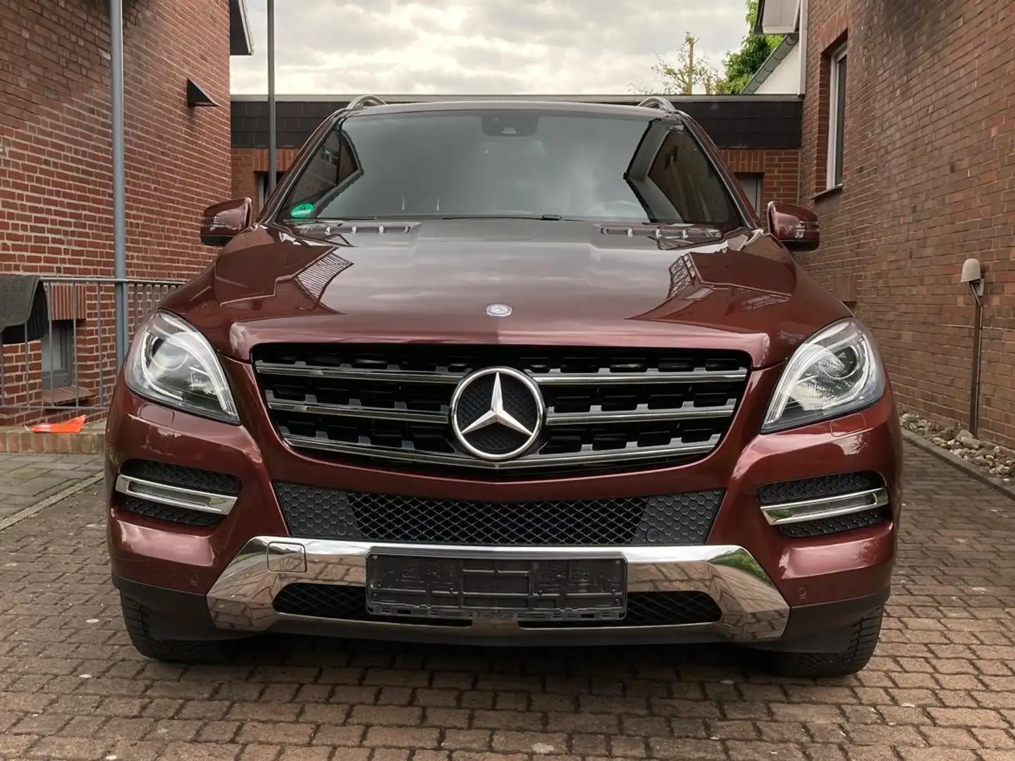 Mercedes-Benz ML 350 ML 350 BlueTEC 4MATIC 7G-TRONIC Červená - 1