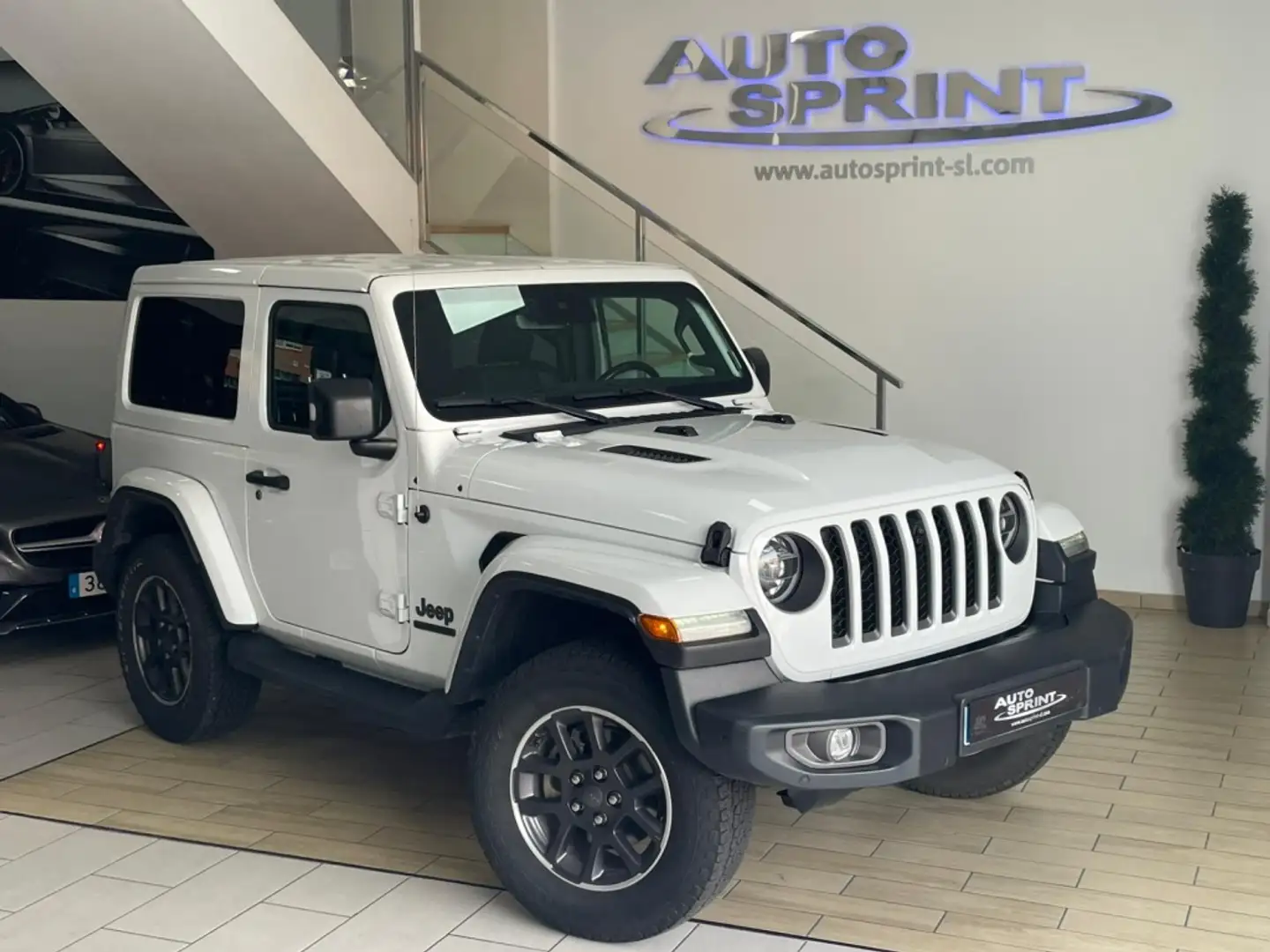 Jeep Wrangler 2.0T GME 80 Aniversario 8ATX 197KW Blanco - 1