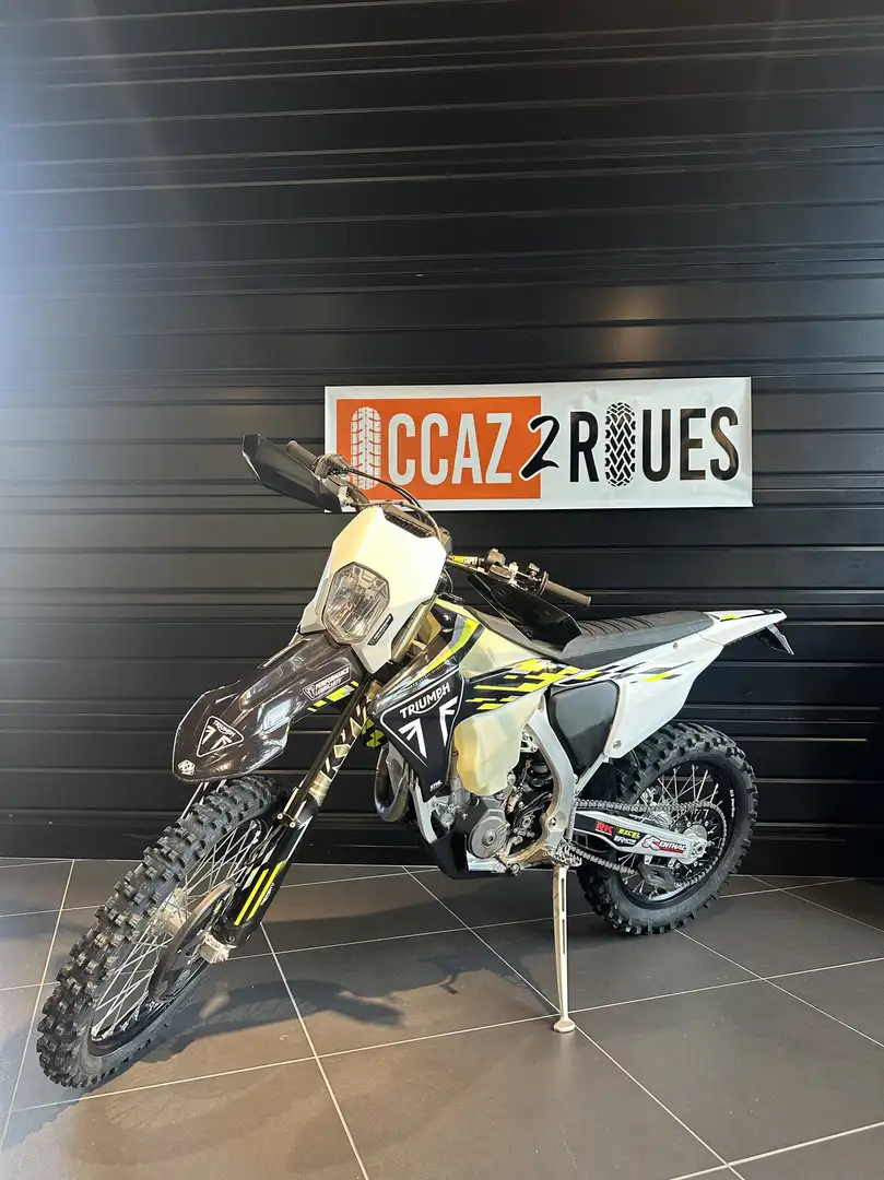 Triumph Blanc - 2