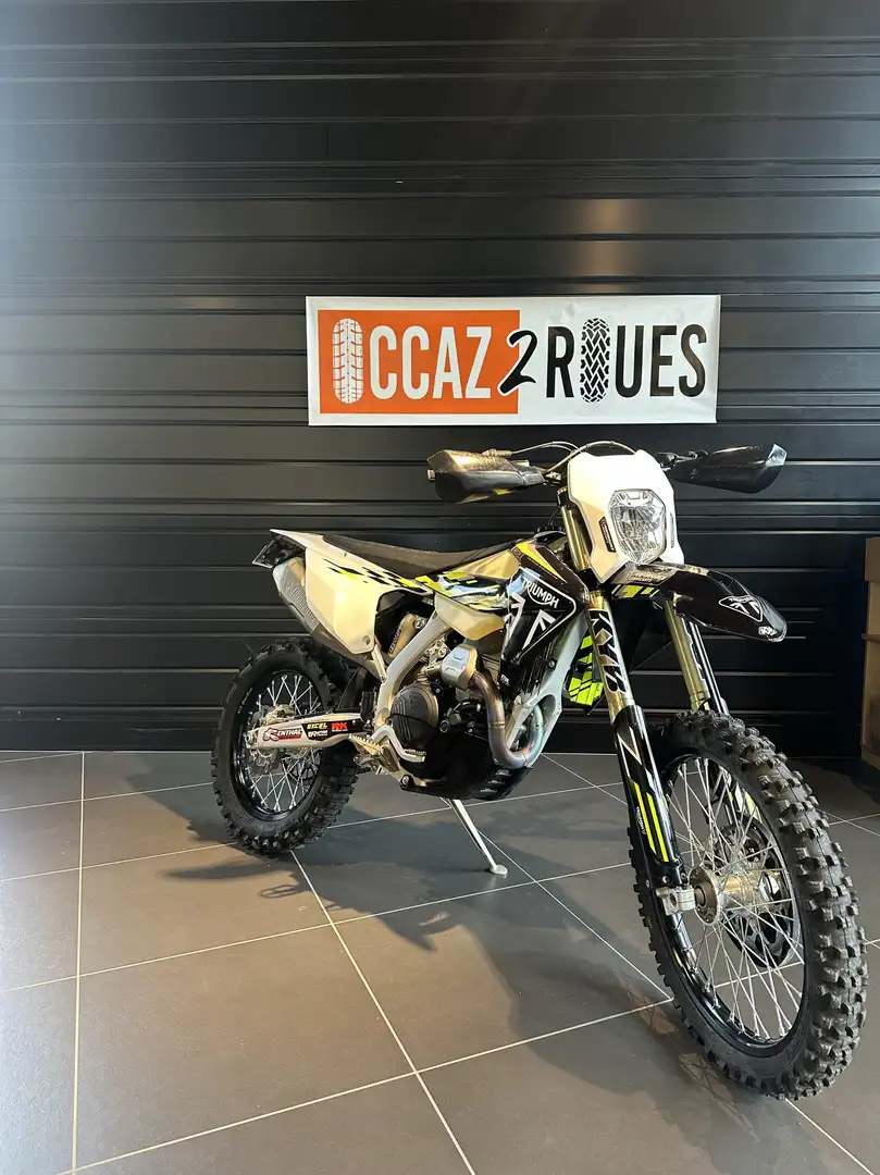 Triumph Blanc - 1