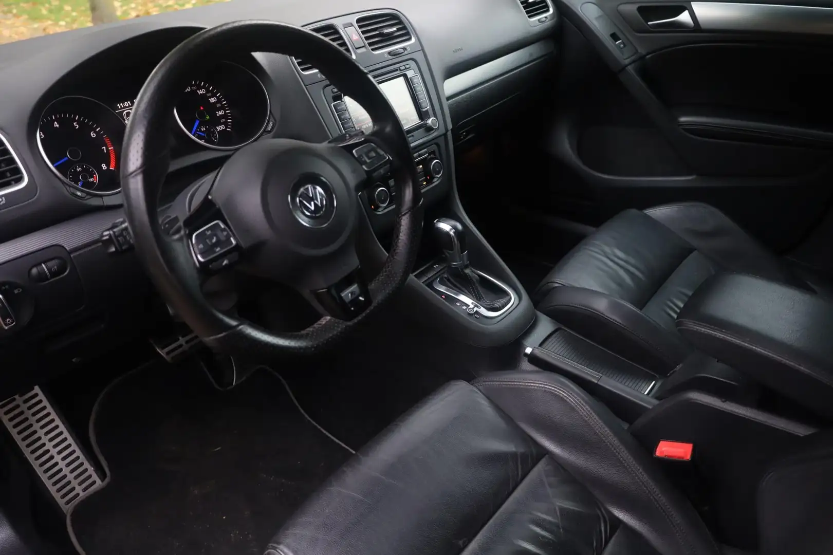 Volkswagen Golf 2.0 R 4-Motion Aut. | 271PK | Panorama | Miltek ui Zwart - 2
