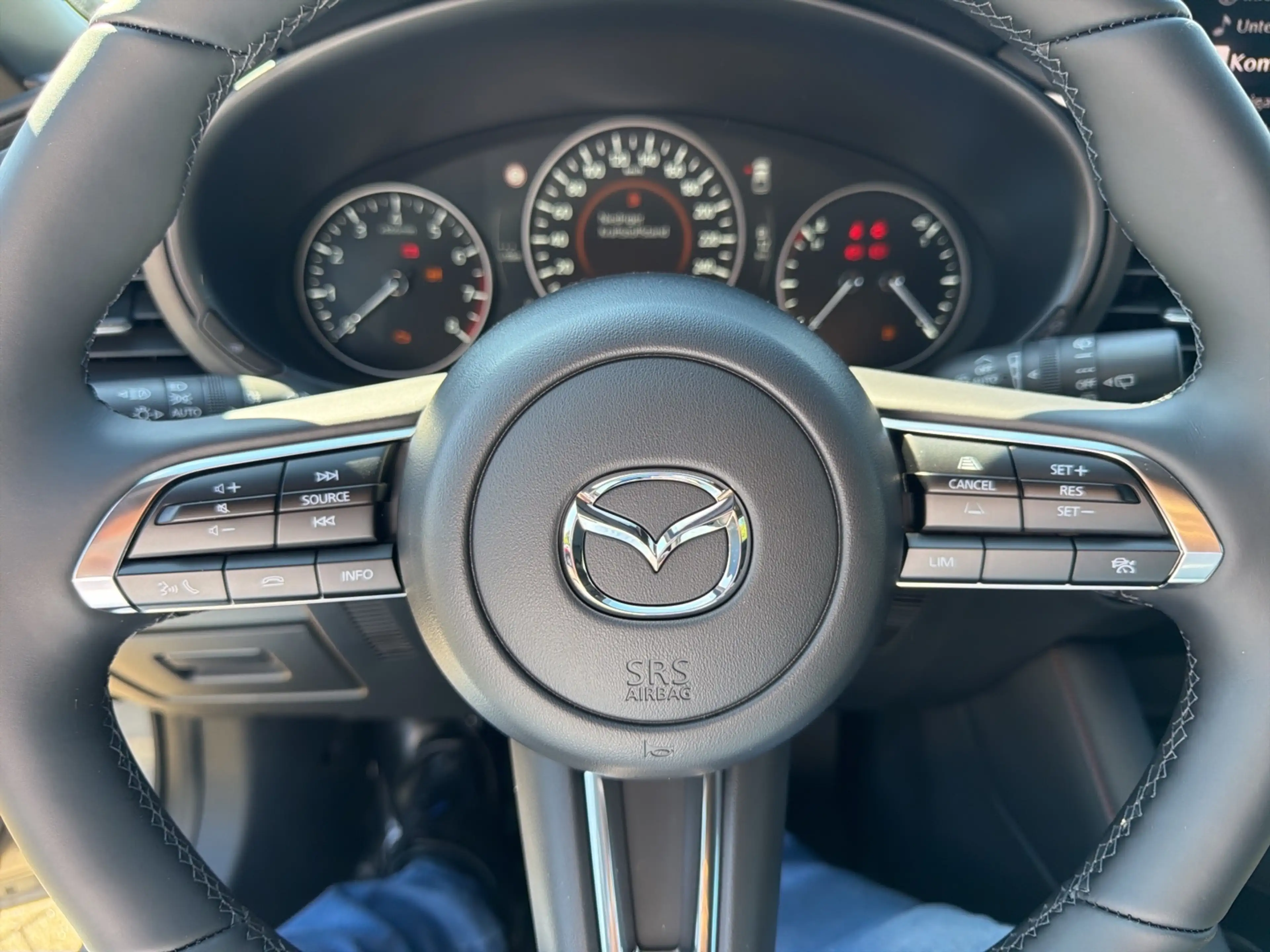 Mazda 3 2.5 e-SKYACTIV G 140ps 6MT FWD Homura — photo 13