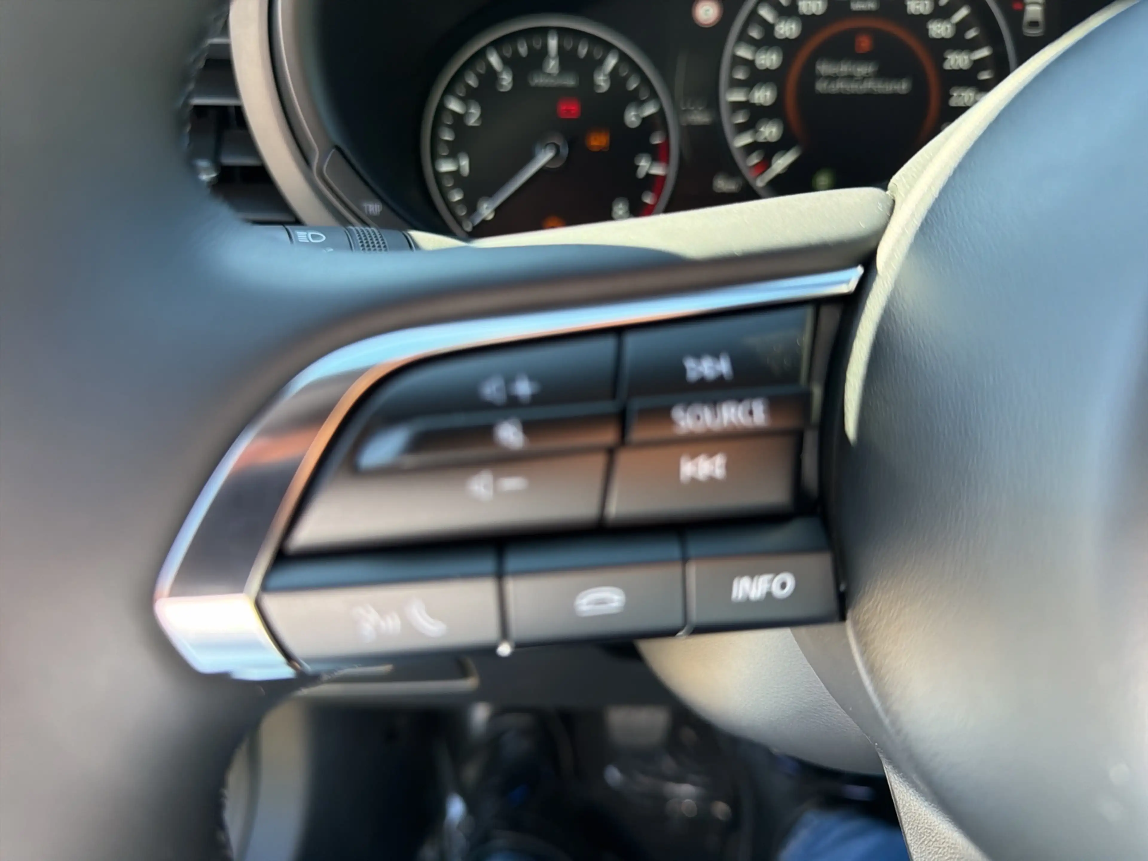 Mazda 3 2.5 e-SKYACTIV G 140ps 6MT FWD Homura — photo 14
