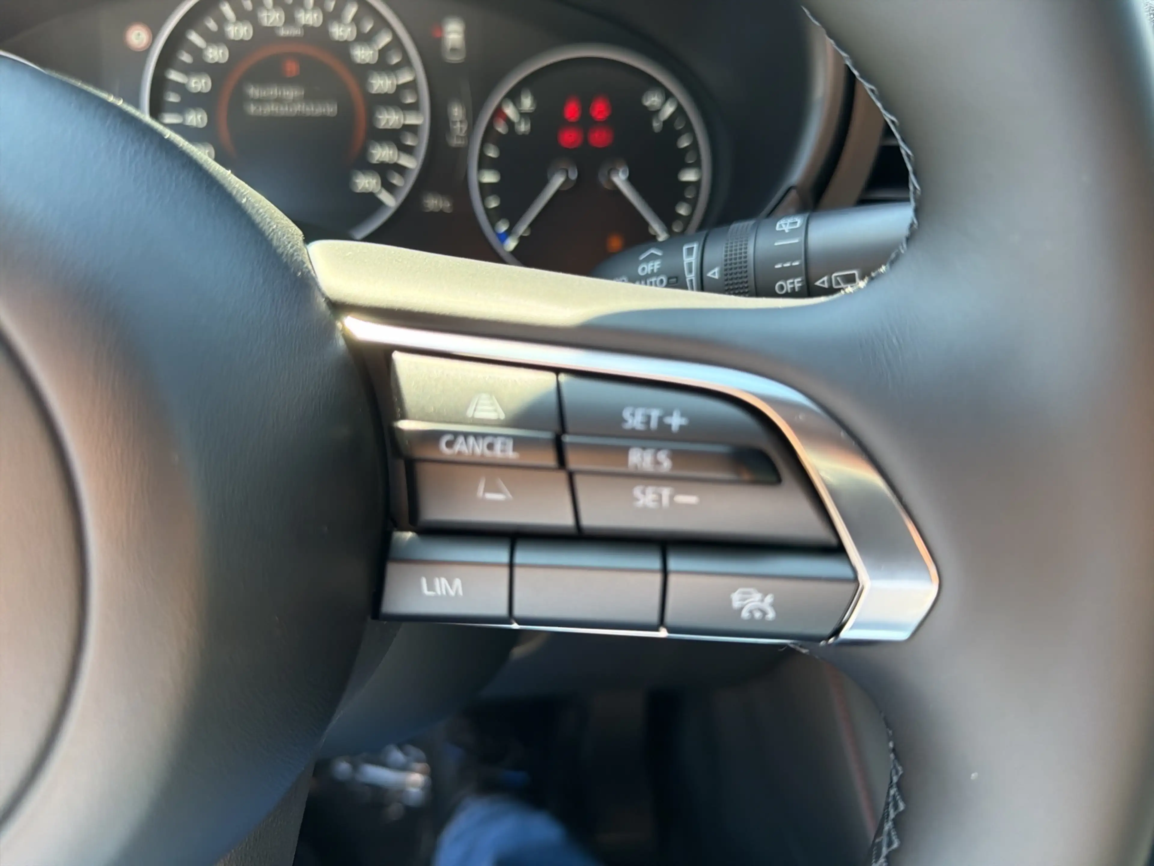 Mazda 3 2.5 e-SKYACTIV G 140ps 6MT FWD Homura — photo 15