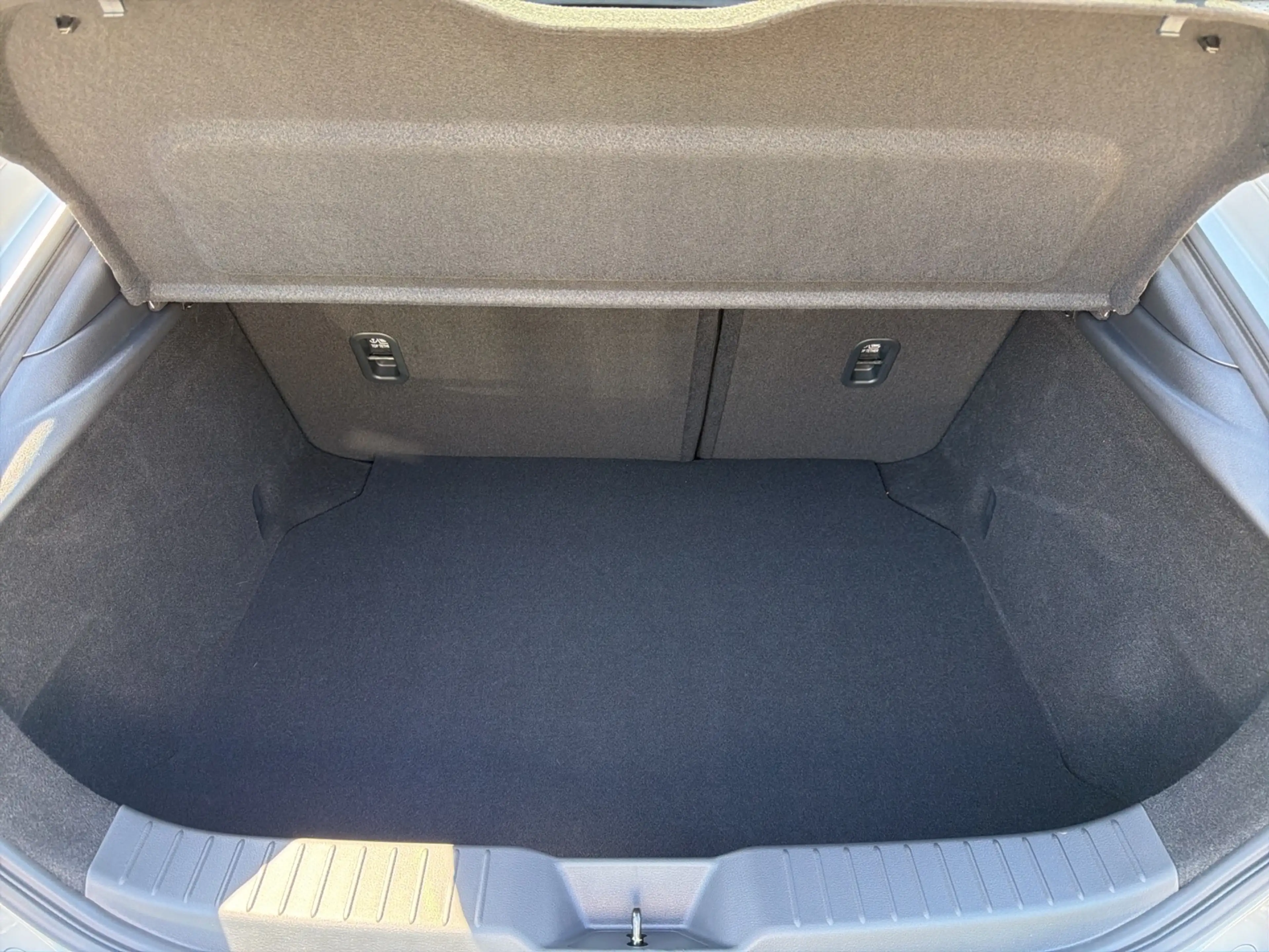 Mazda 3 2.5 e-SKYACTIV G 140ps 6MT FWD Homura — photo 8