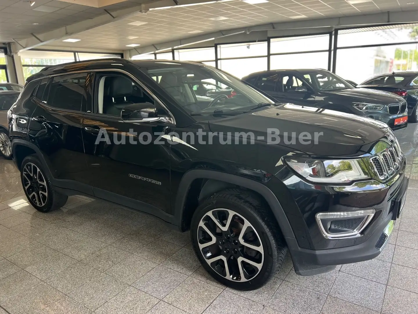 Jeep Compass Limited 4WD Automatik Schwarz - 2