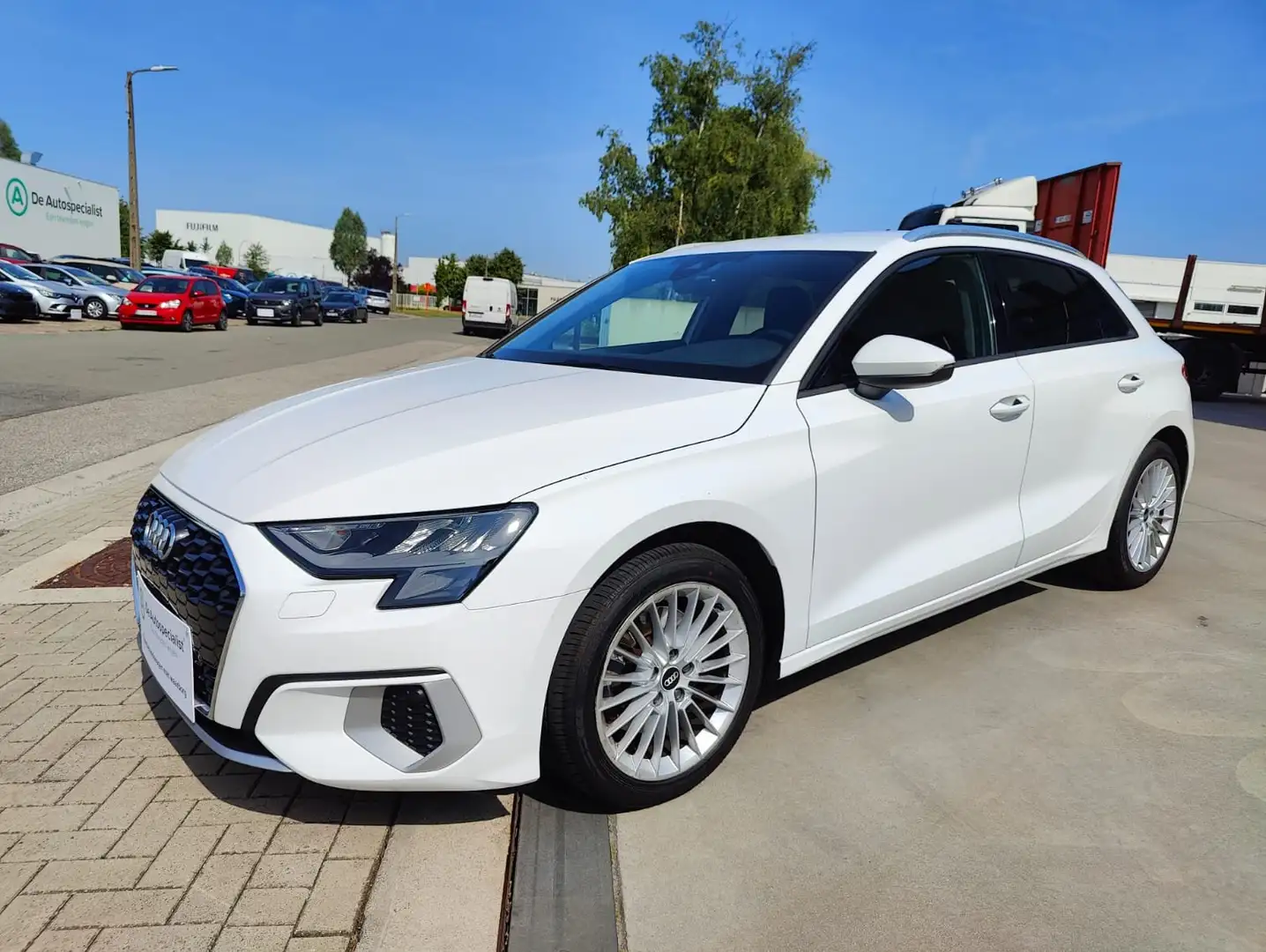Audi A3 Sportback 35 TFSI Advanced S tronic Weiß - 2
