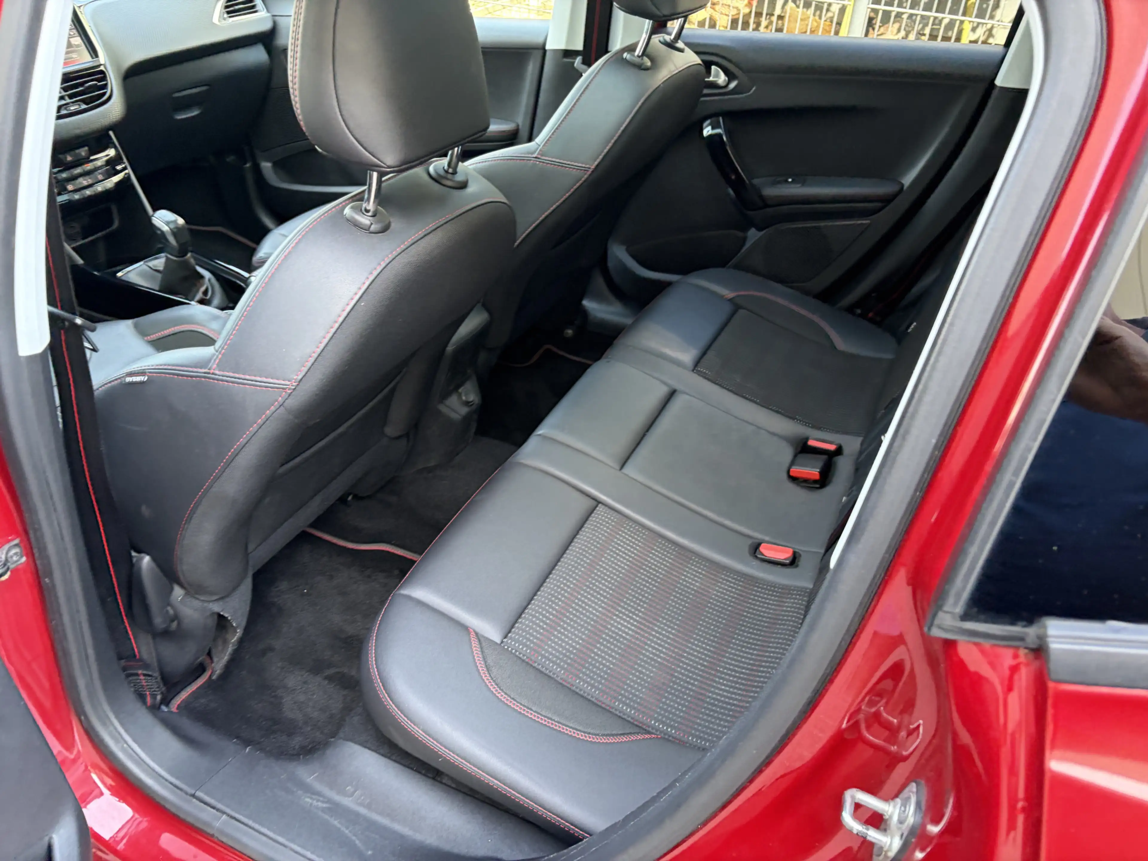 Peugeot 2008 1.2 PureTech GT-line / NAVI / CRUISE / CLIMATE / H — photo 4