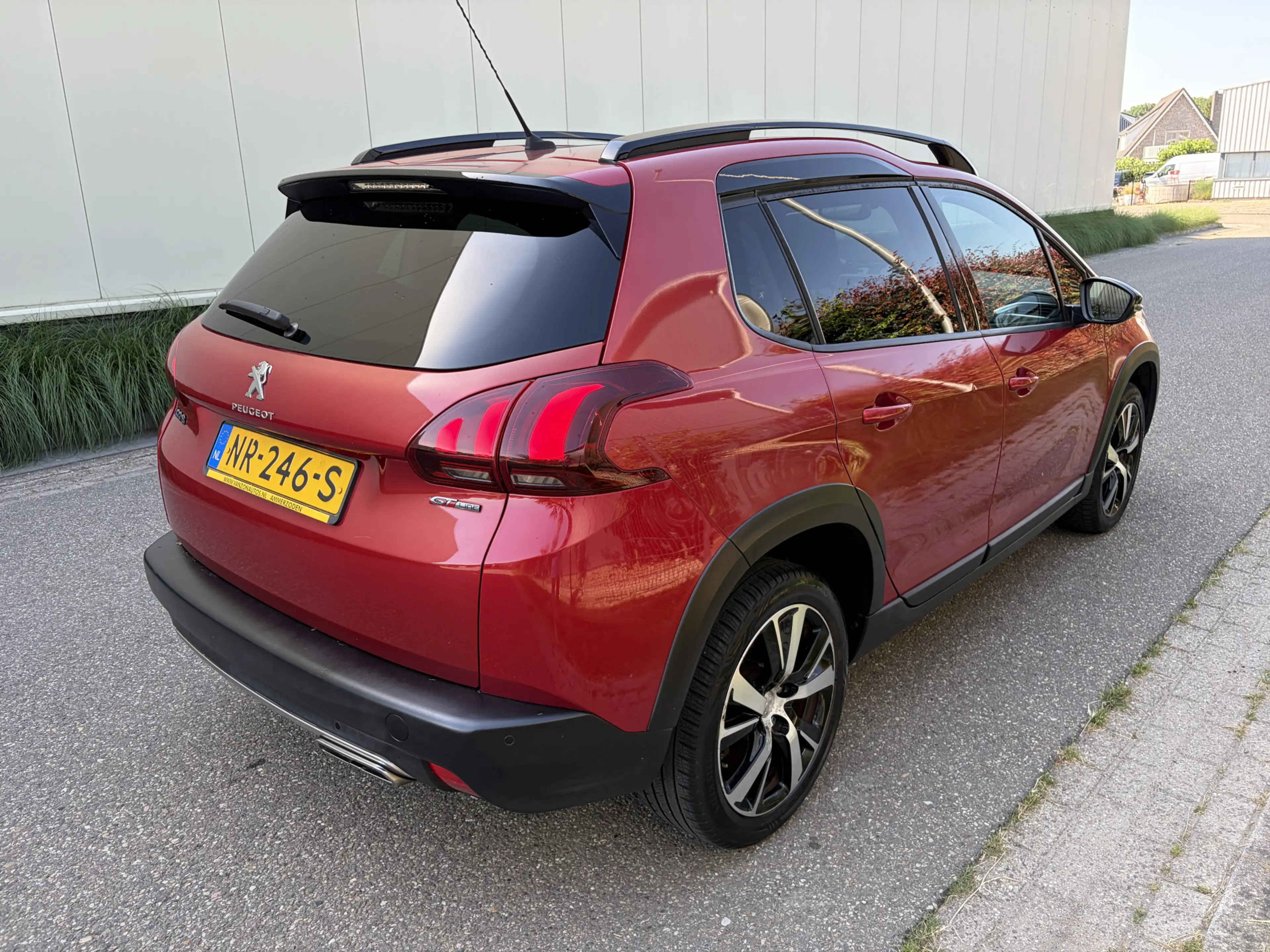 Peugeot 2008 1.2 PureTech GT-line / NAVI / CRUISE / CLIMATE / H — photo 24