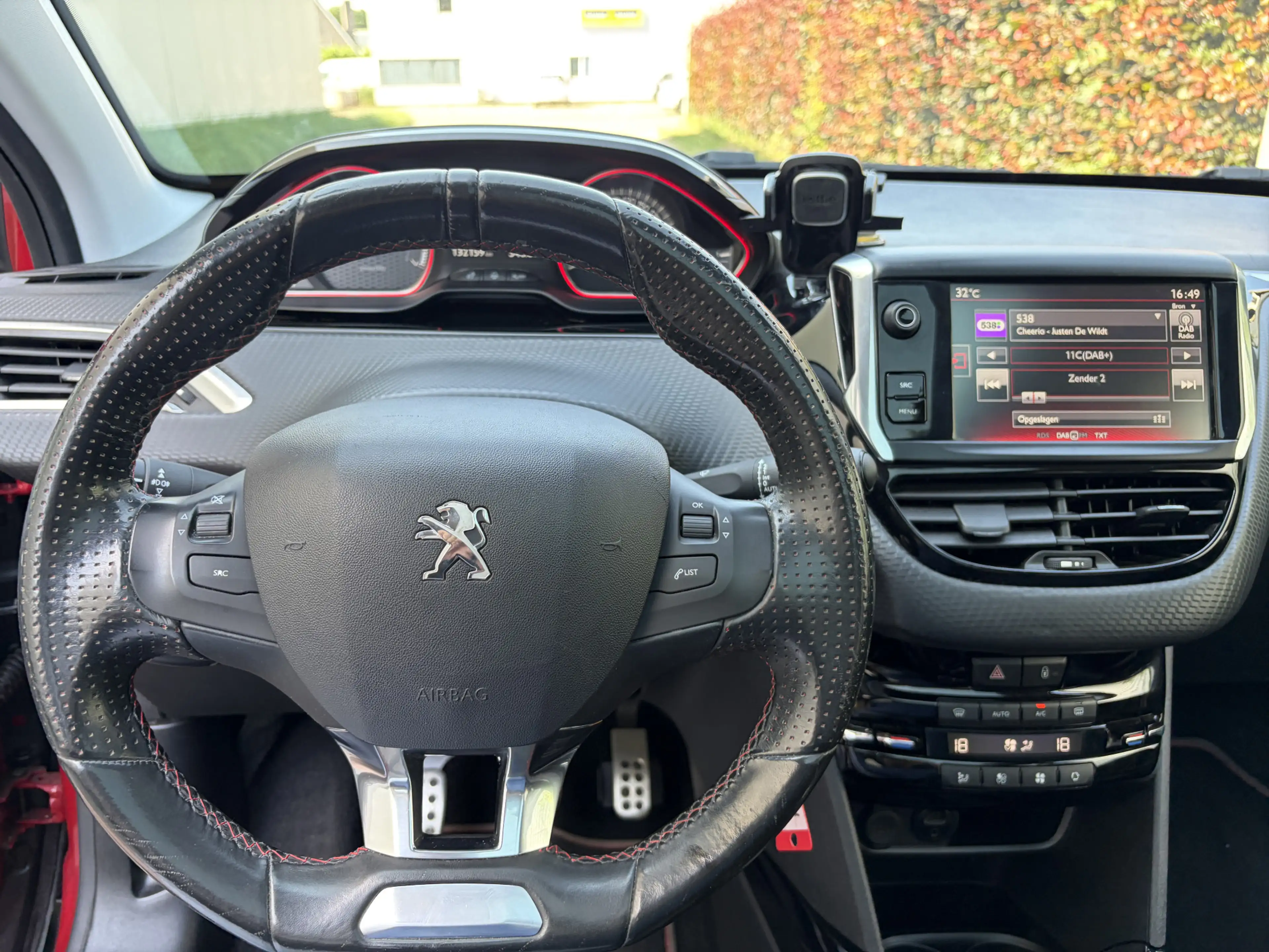 Peugeot 2008 1.2 PureTech GT-line / NAVI / CRUISE / CLIMATE / H — photo 15