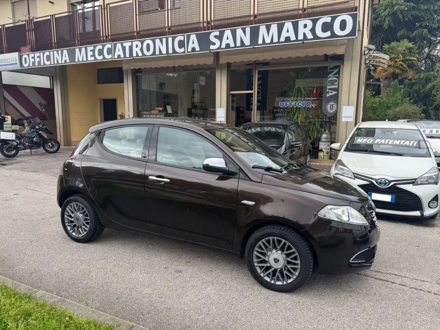 Lancia Ypsilon 1.2 69 CV 5 porte GPL Silver#TAG.CERTIFICATI Marrone - 1