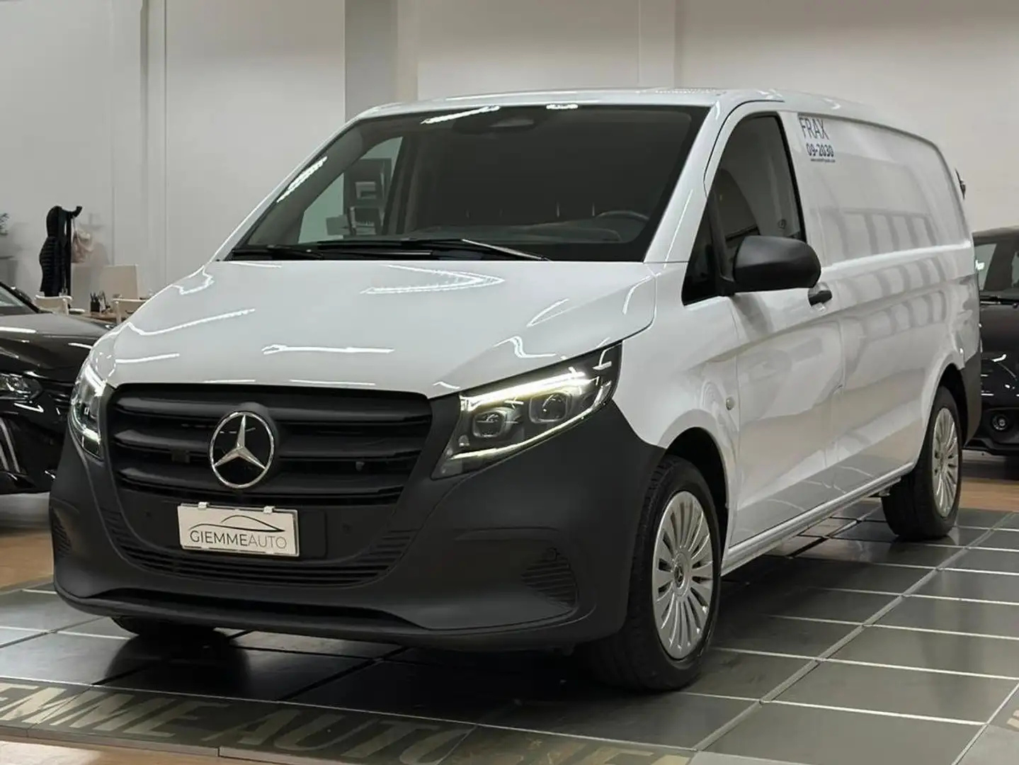 Mercedes-Benz Vito 114 CDI Long Frigo 09/2030 Blanc - 1