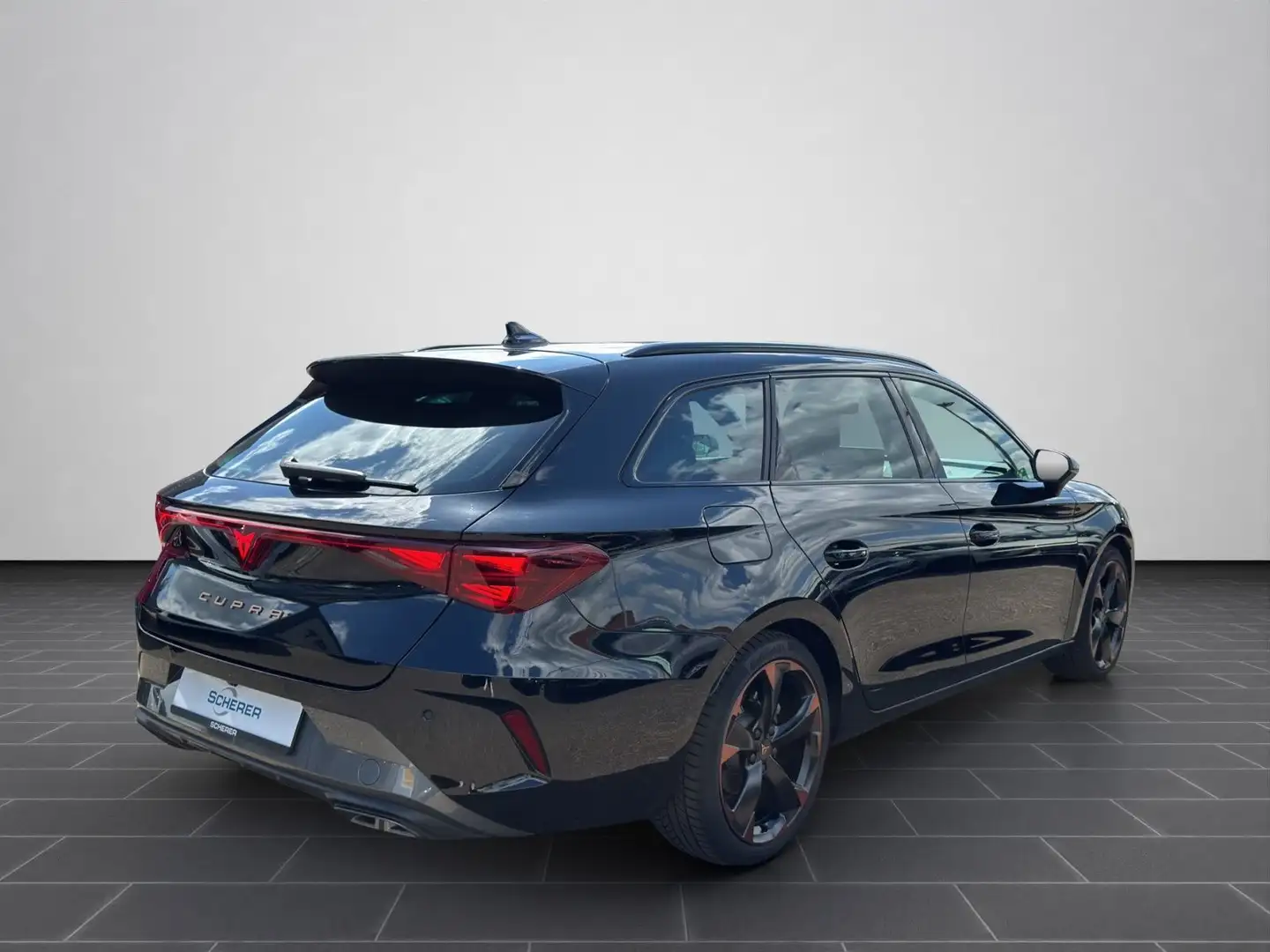 CUPRA Leon Sportstourer 2.0 TDI DSG Edge Intelligent D Zwart - 2