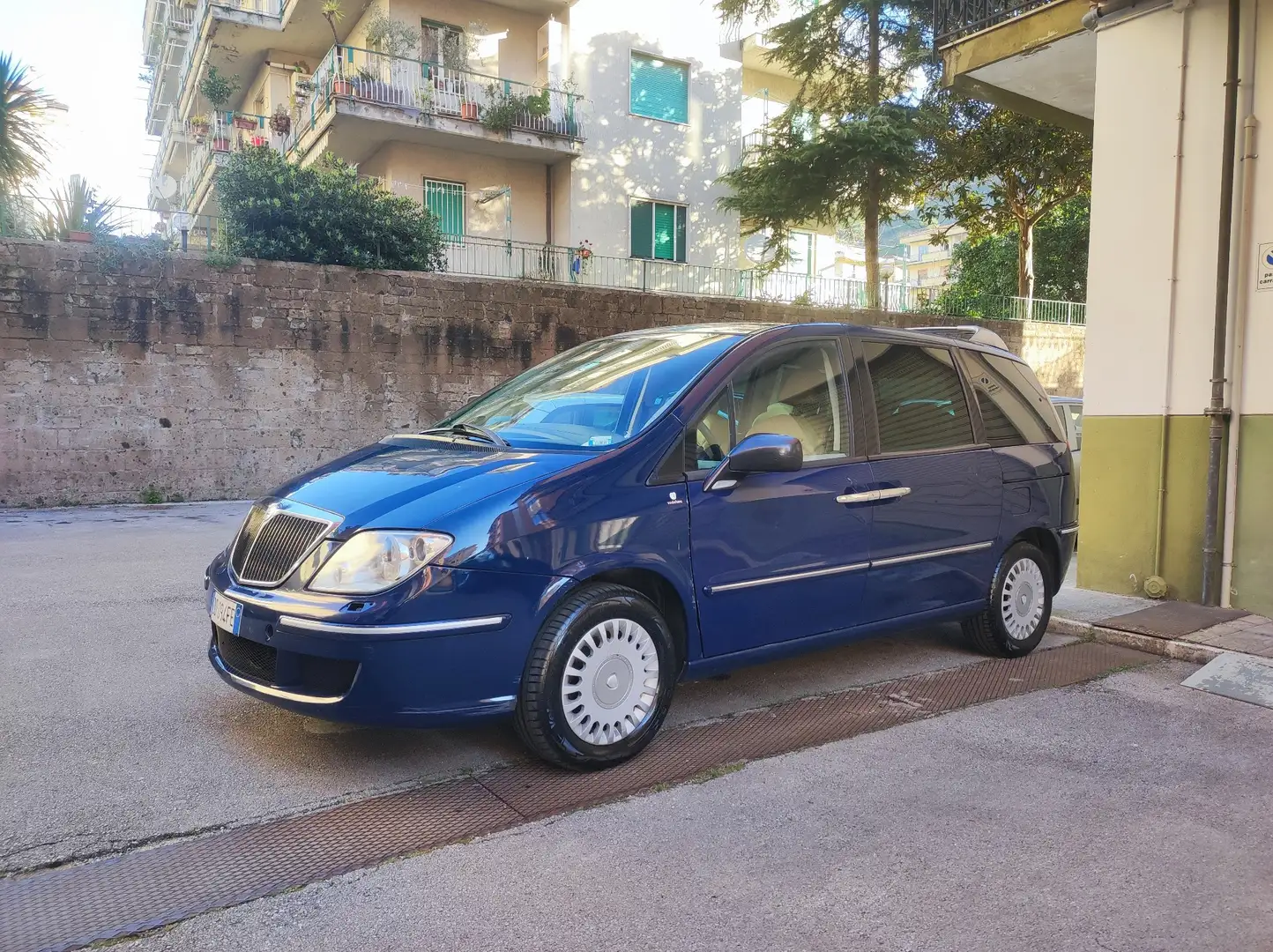 Lancia Phedra 2.0 mjt Emblema 120cv 6m E4 - 2