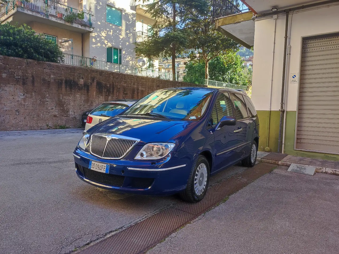 Lancia Phedra 2.0 mjt Emblema 120cv 6m E4 - 1