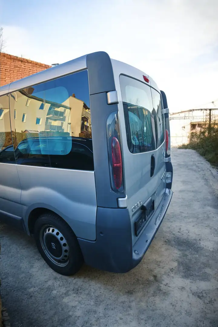 Opel Vivaro Vivaro Combi L1H1 1,9 DTI 2,9t kurz Silber - 2