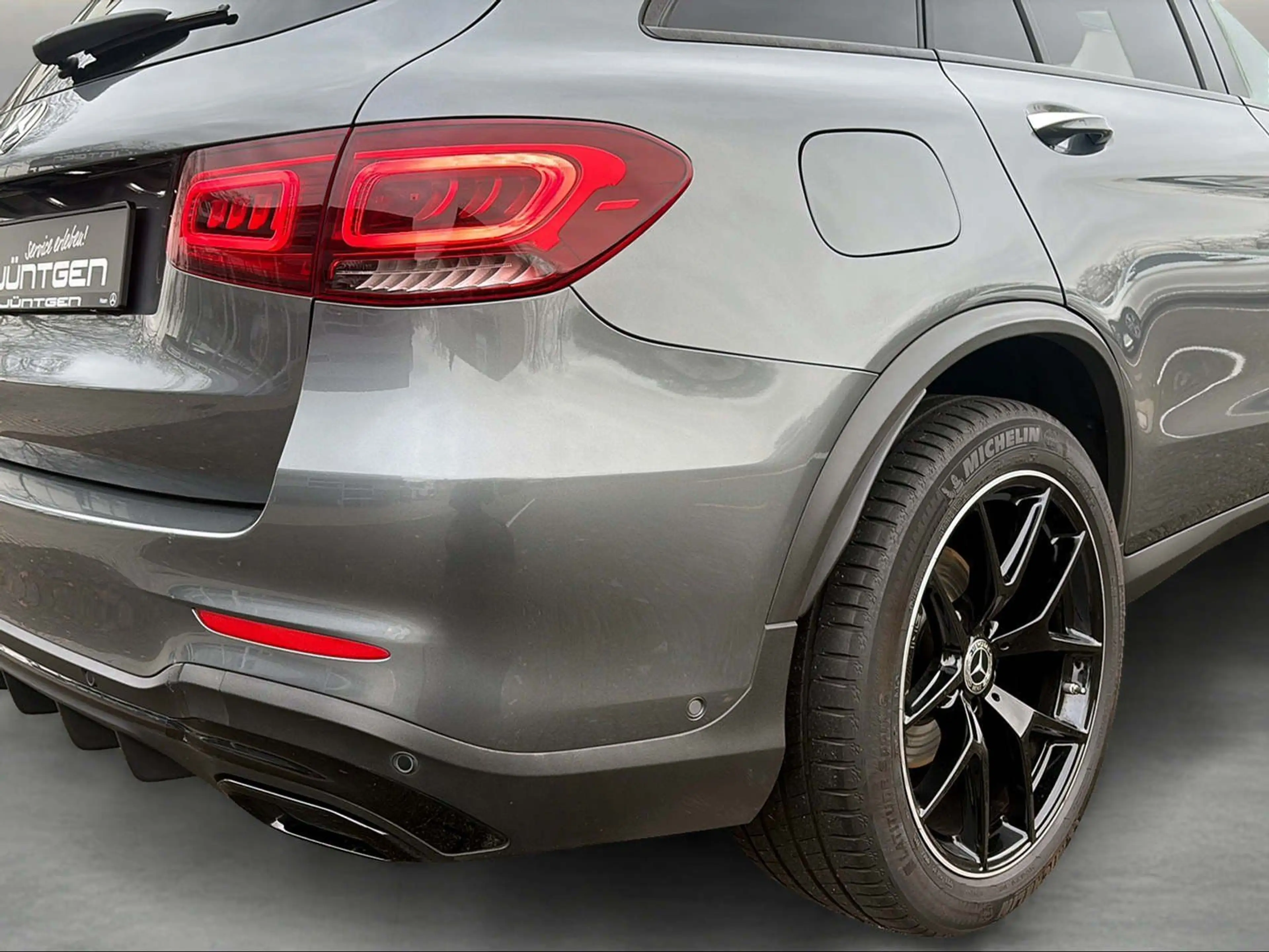 Mercedes-Benz GLC 400 d 4M AMG NIGHT PANO 360° MEMORY HUD AMBI — photo 11