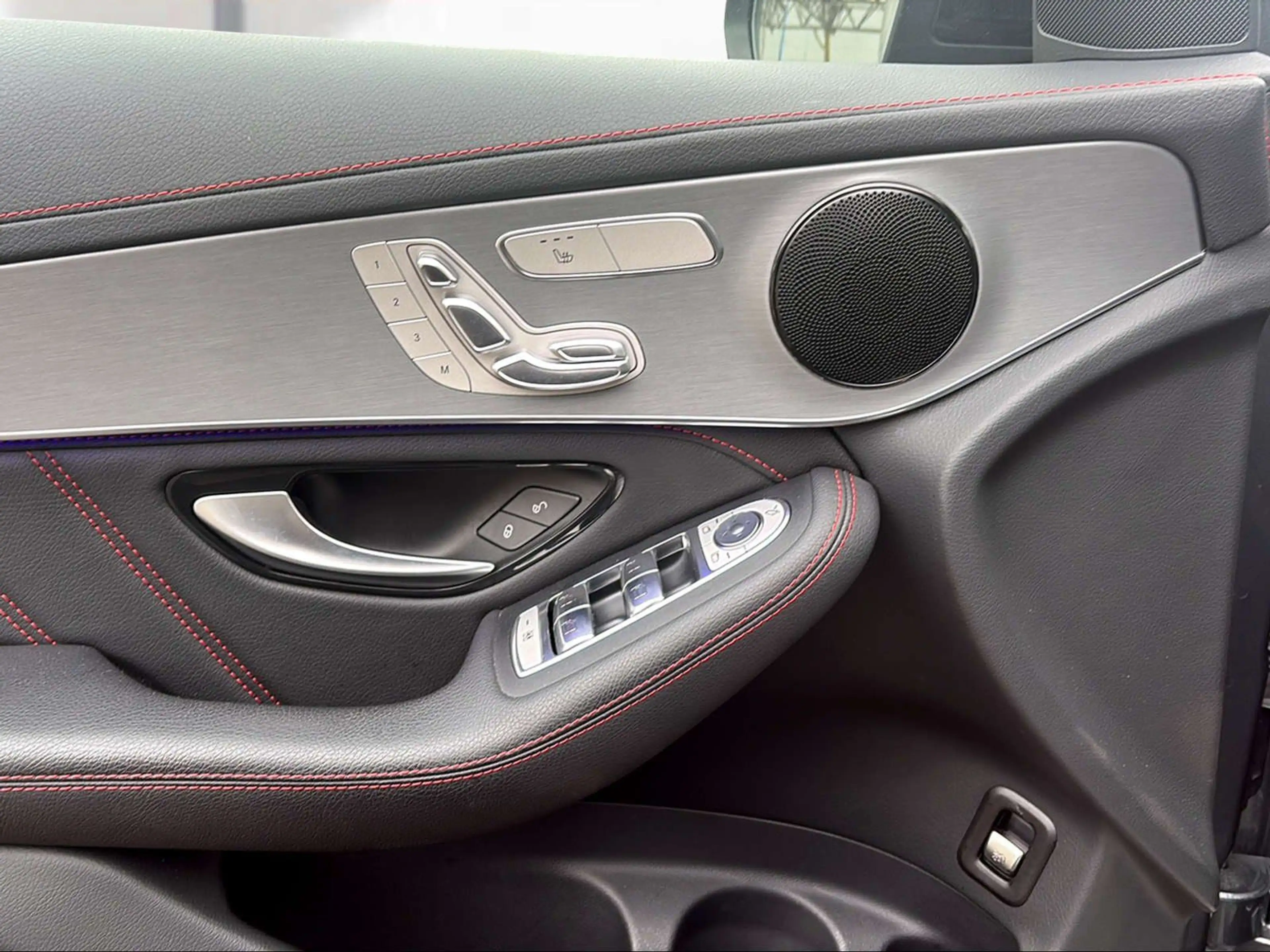 Mercedes-Benz GLC 400 d 4M AMG NIGHT PANO 360° MEMORY HUD AMBI — photo 14