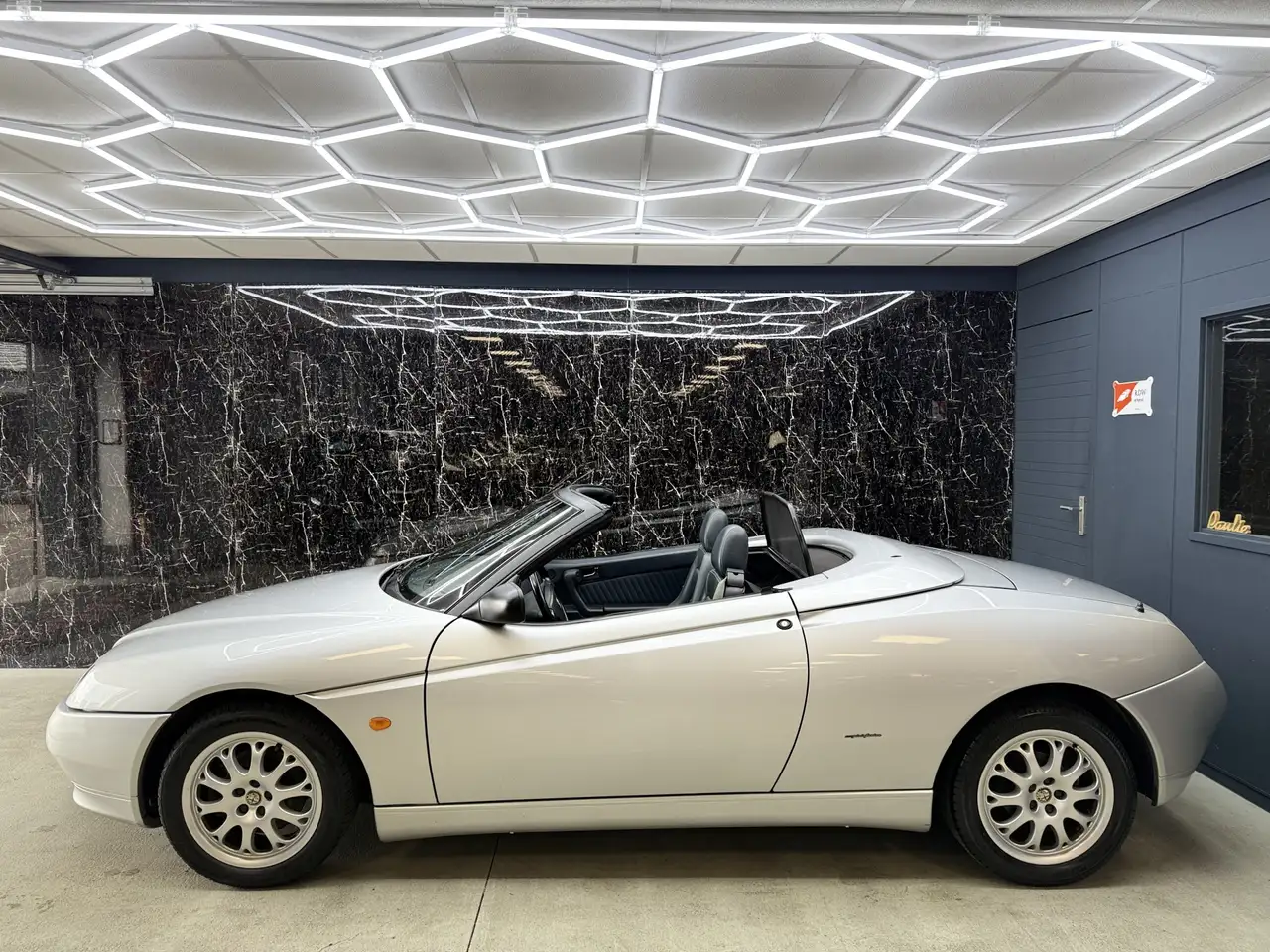 Alfa Romeo Spider 2.0-16V T.Spark L, foto 3