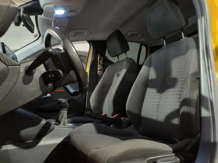 Peugeot 208 2020, foto 5
