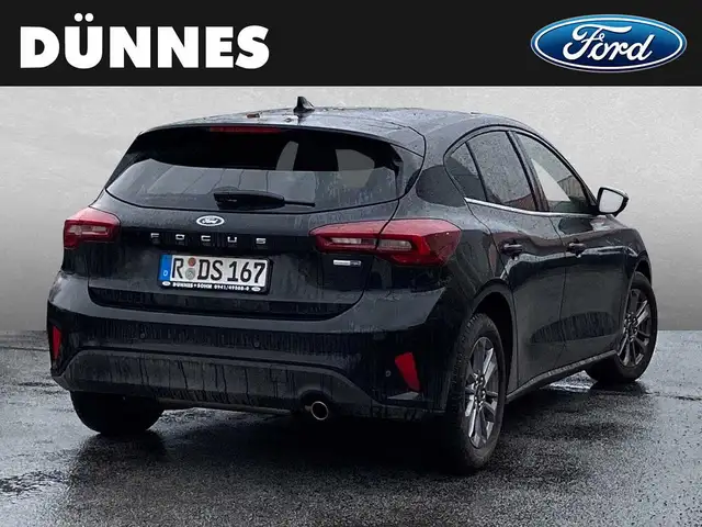 Ford Focus view 2
