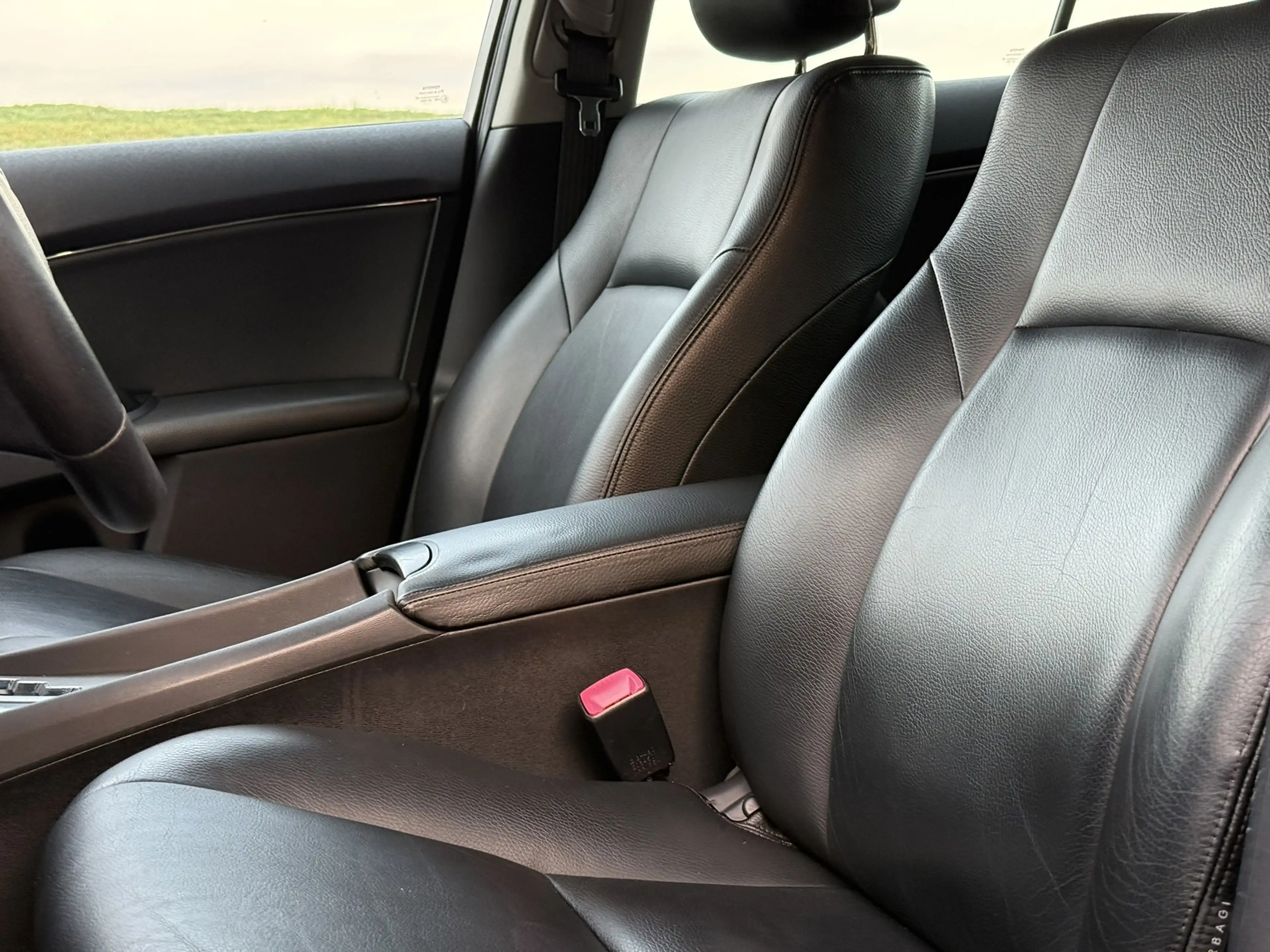 Toyota Avensis 1.8 VVTi Business | Navi | Automaat | Leder | Blue — photo 10
