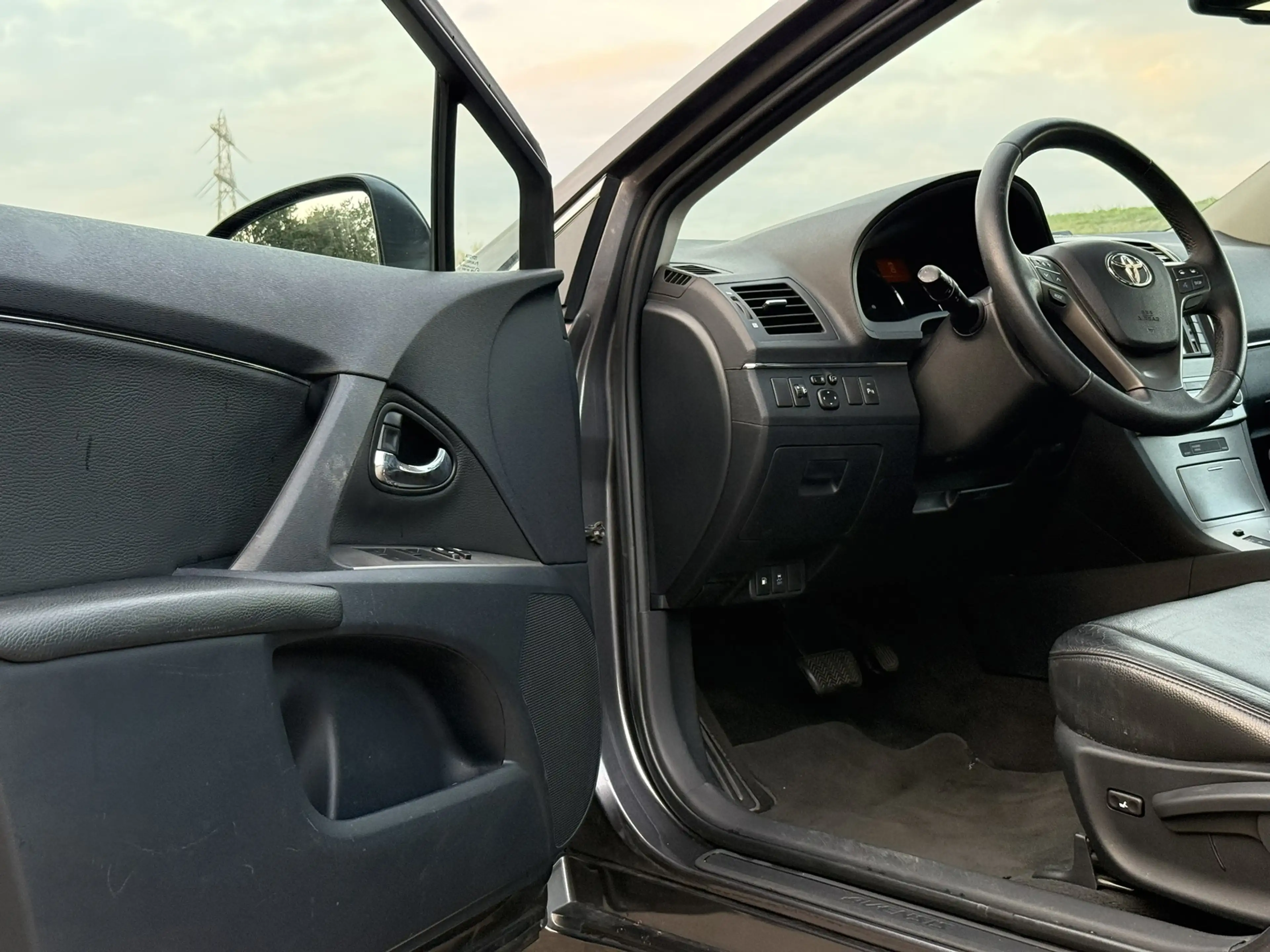 Toyota Avensis 1.8 VVTi Business | Navi | Automaat | Leder | Blue — photo 8