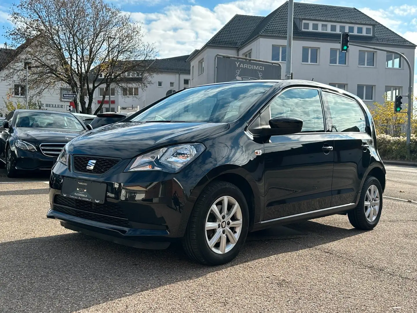 SEAT Mii Chic*5 TÜRER*KLIMA*SHZ*PDC*TEMPOMAT*ALU*75PS Schwarz - 1