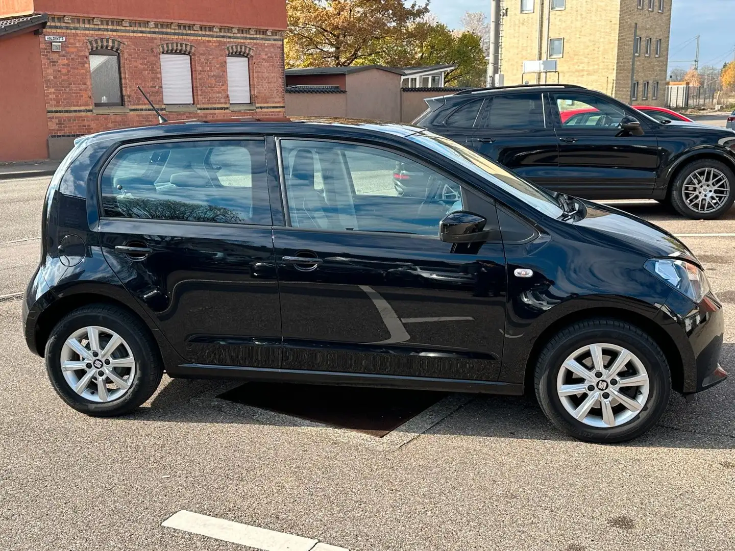 SEAT Mii Chic*5 TÜRER*KLIMA*SHZ*PDC*TEMPOMAT*ALU*75PS Schwarz - 2