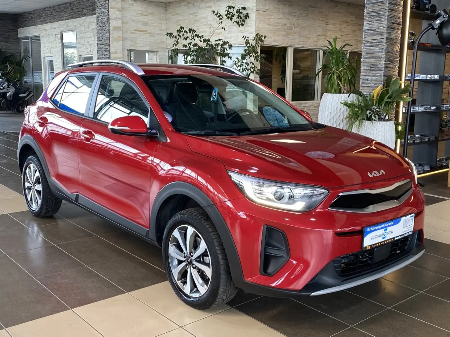 Kia Stonic Vision Navi R.Cam PDC SHZ DAB Klimaauto. Rot - 1